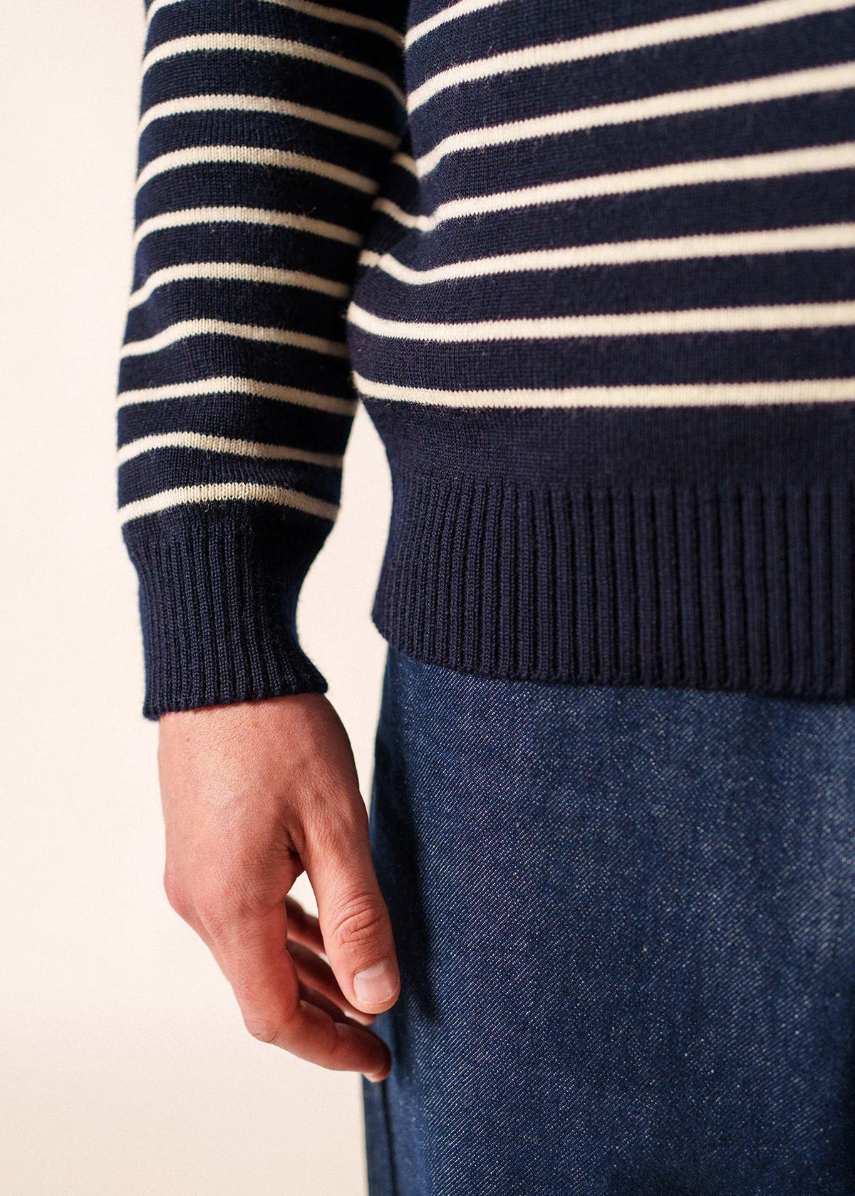 NAVY / ECRU