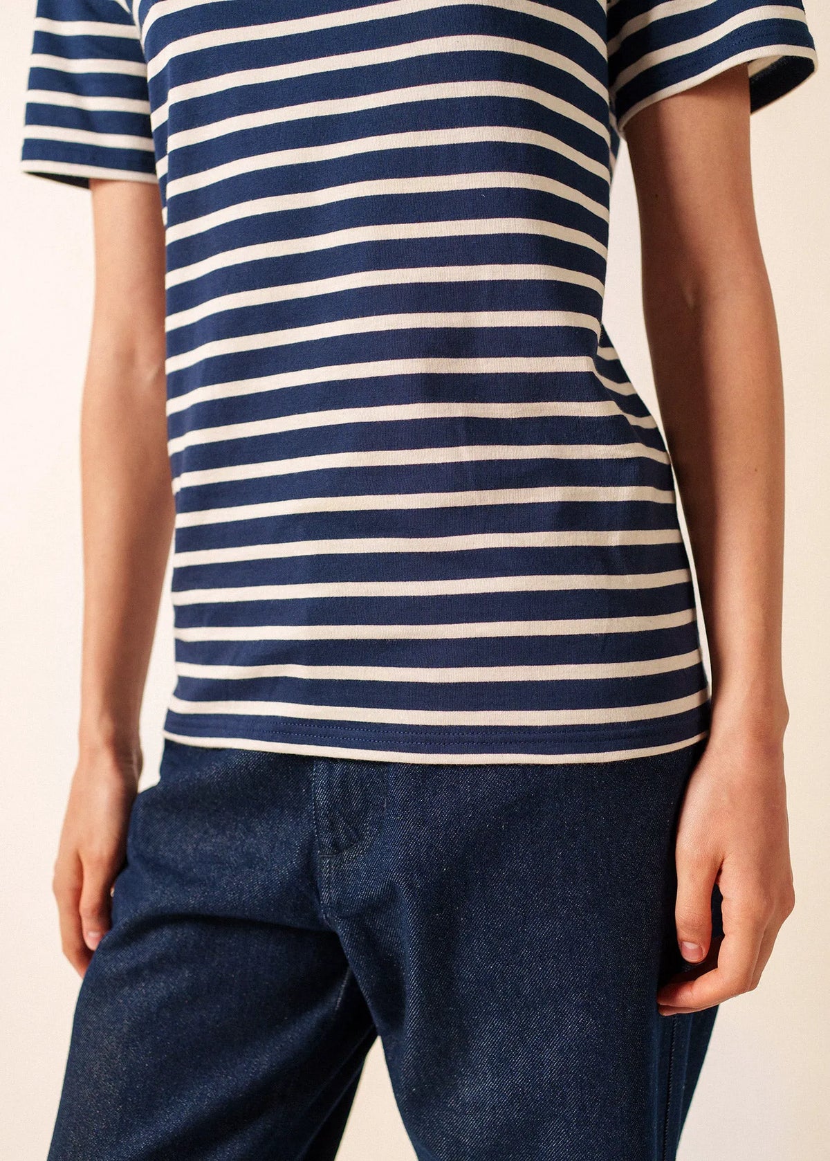 NAVY / ECRU