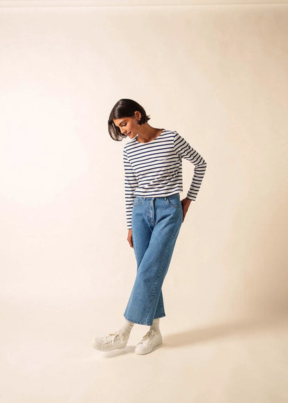 WHITE / NAVY