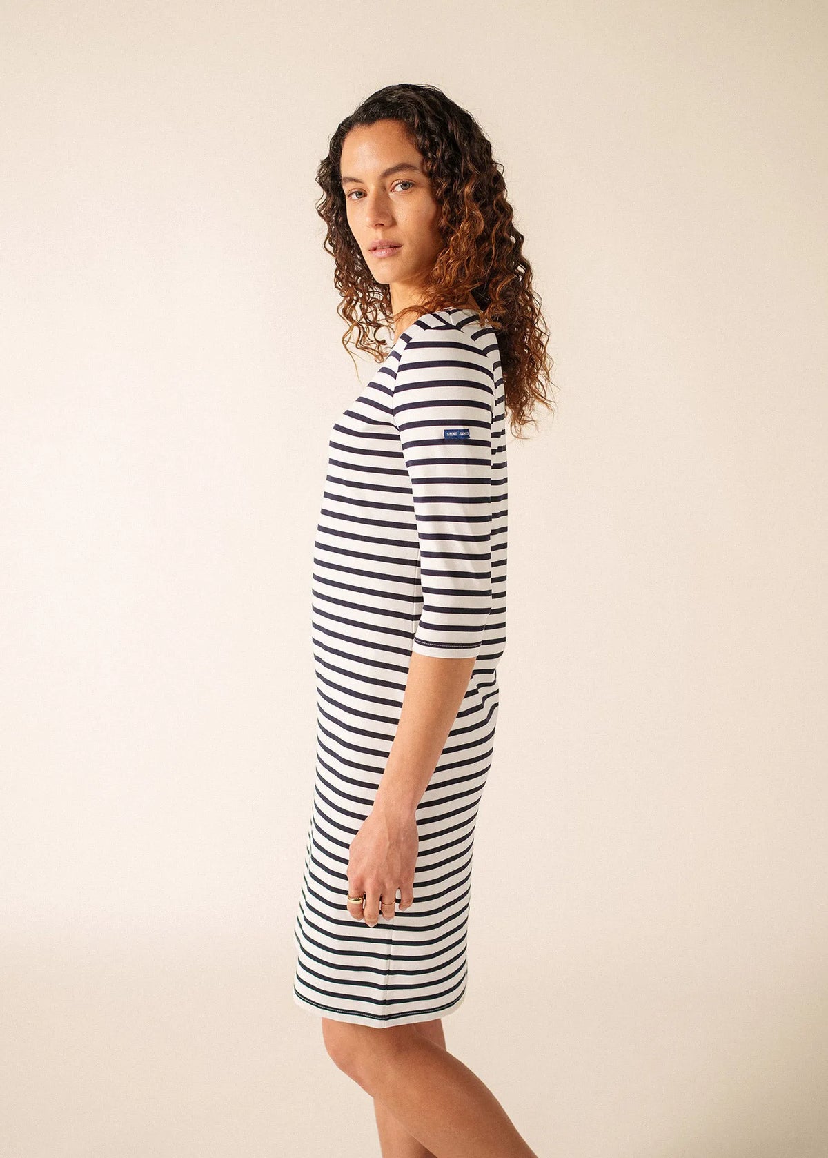 WHITE / NAVY