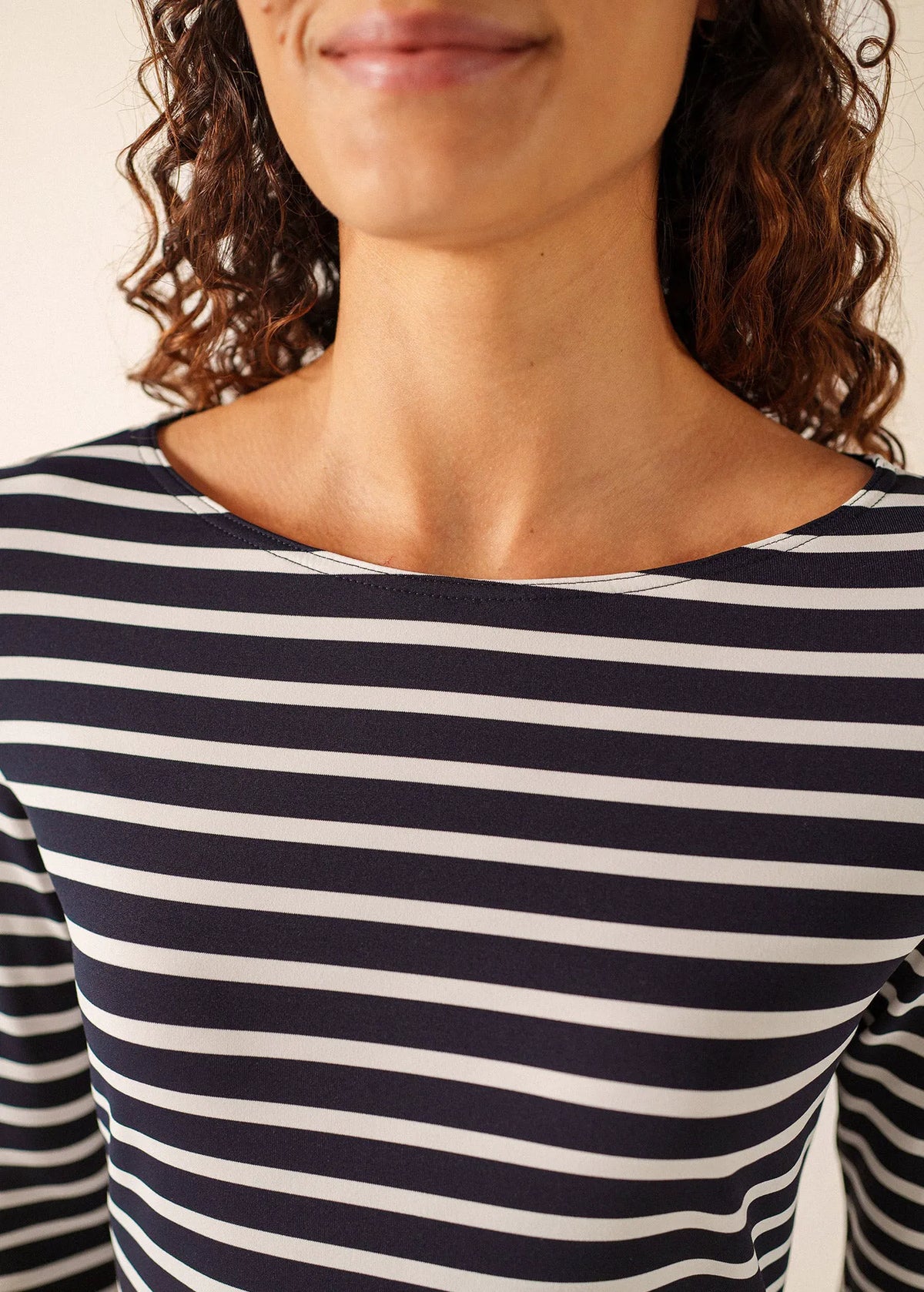NAVY / WHITE