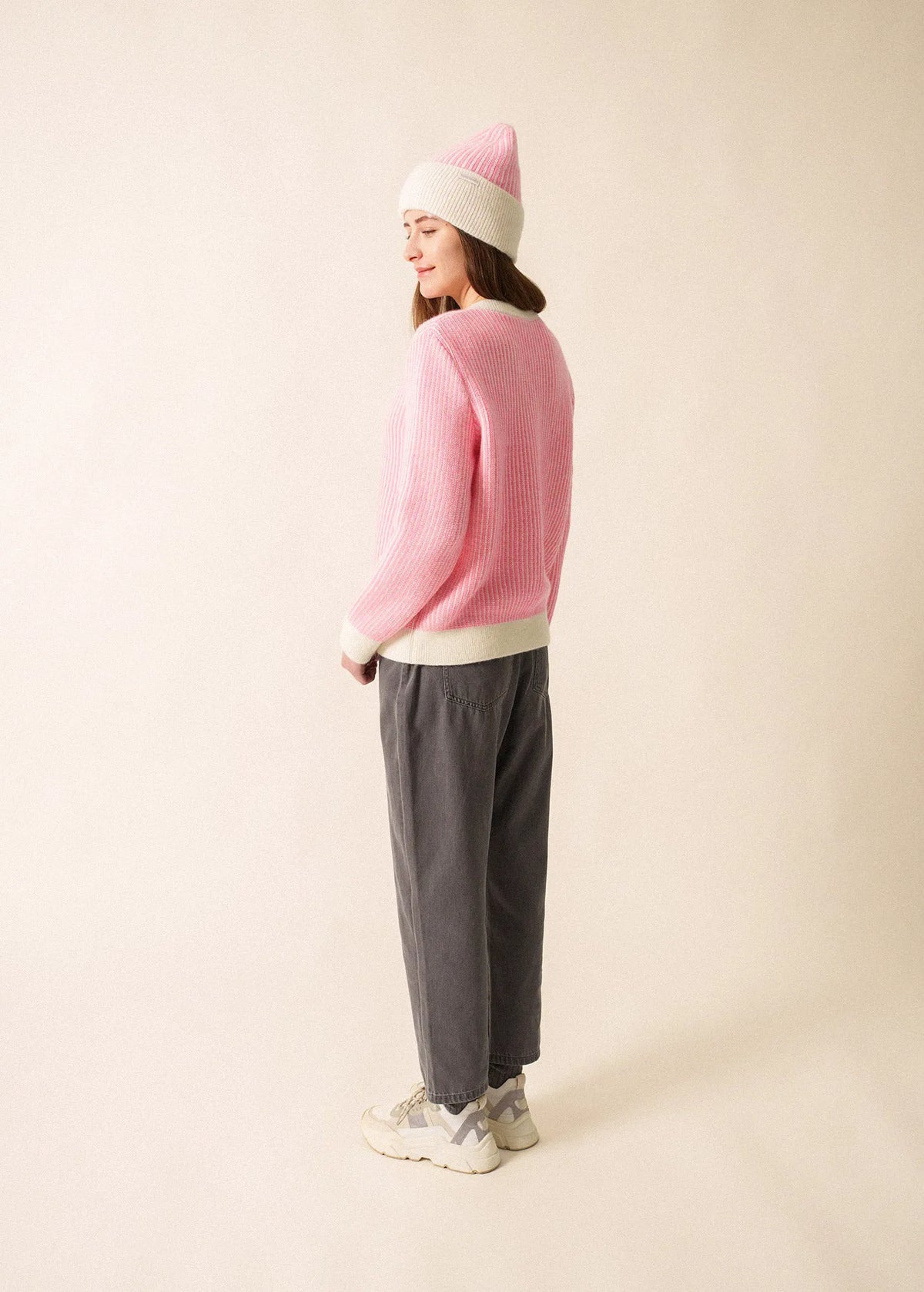 WINTER WHITE / BRIGHT PINK