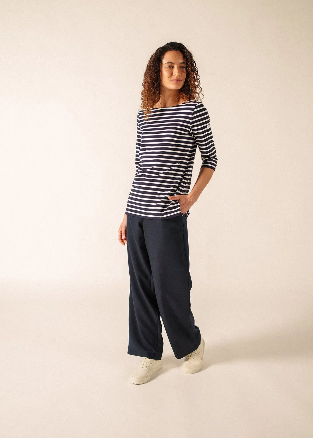 NAVY / WHITE