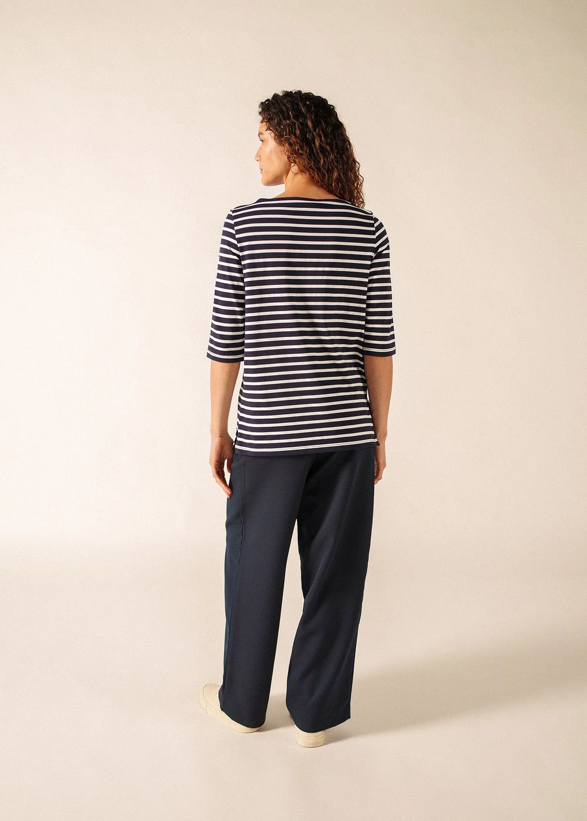 NAVY / WHITE