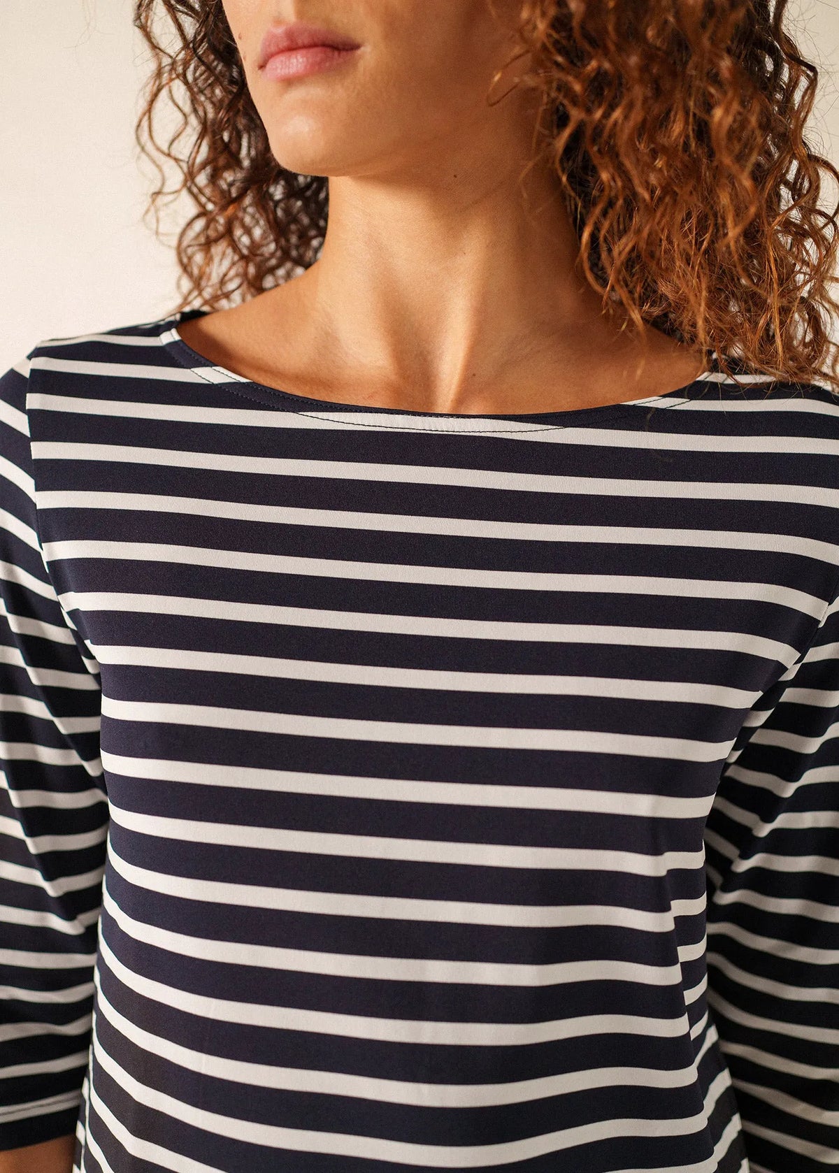 NAVY / WHITE