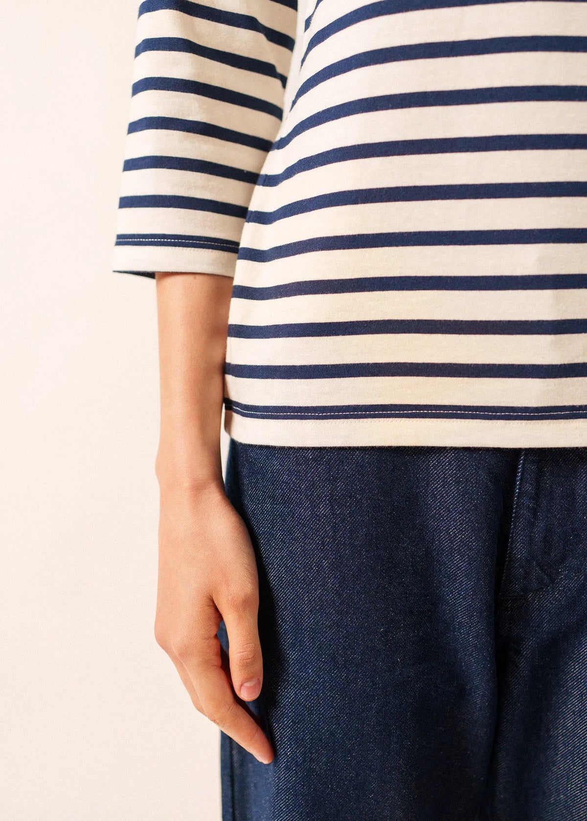 ECRU / NAVY