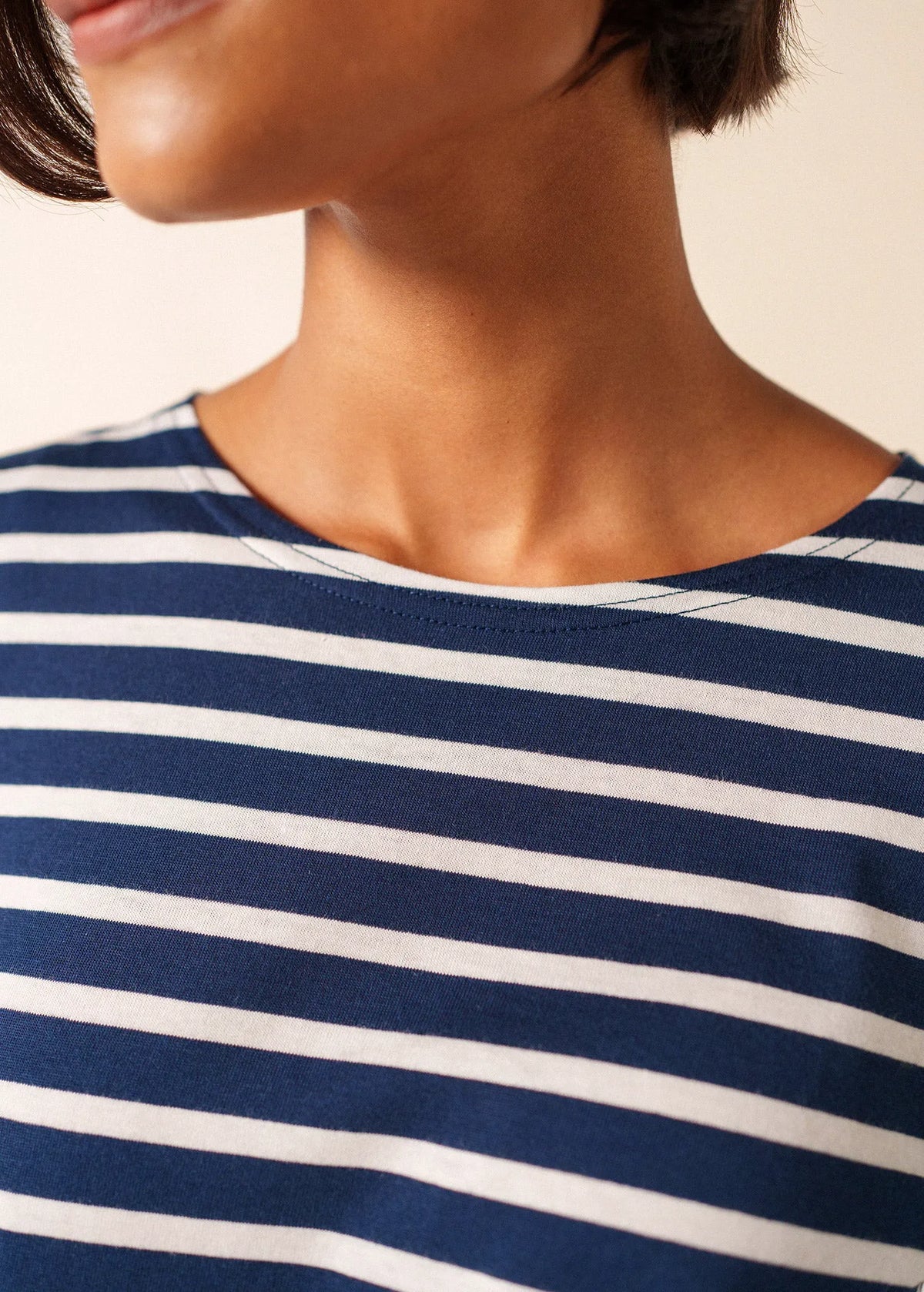 NAVY / WHITE