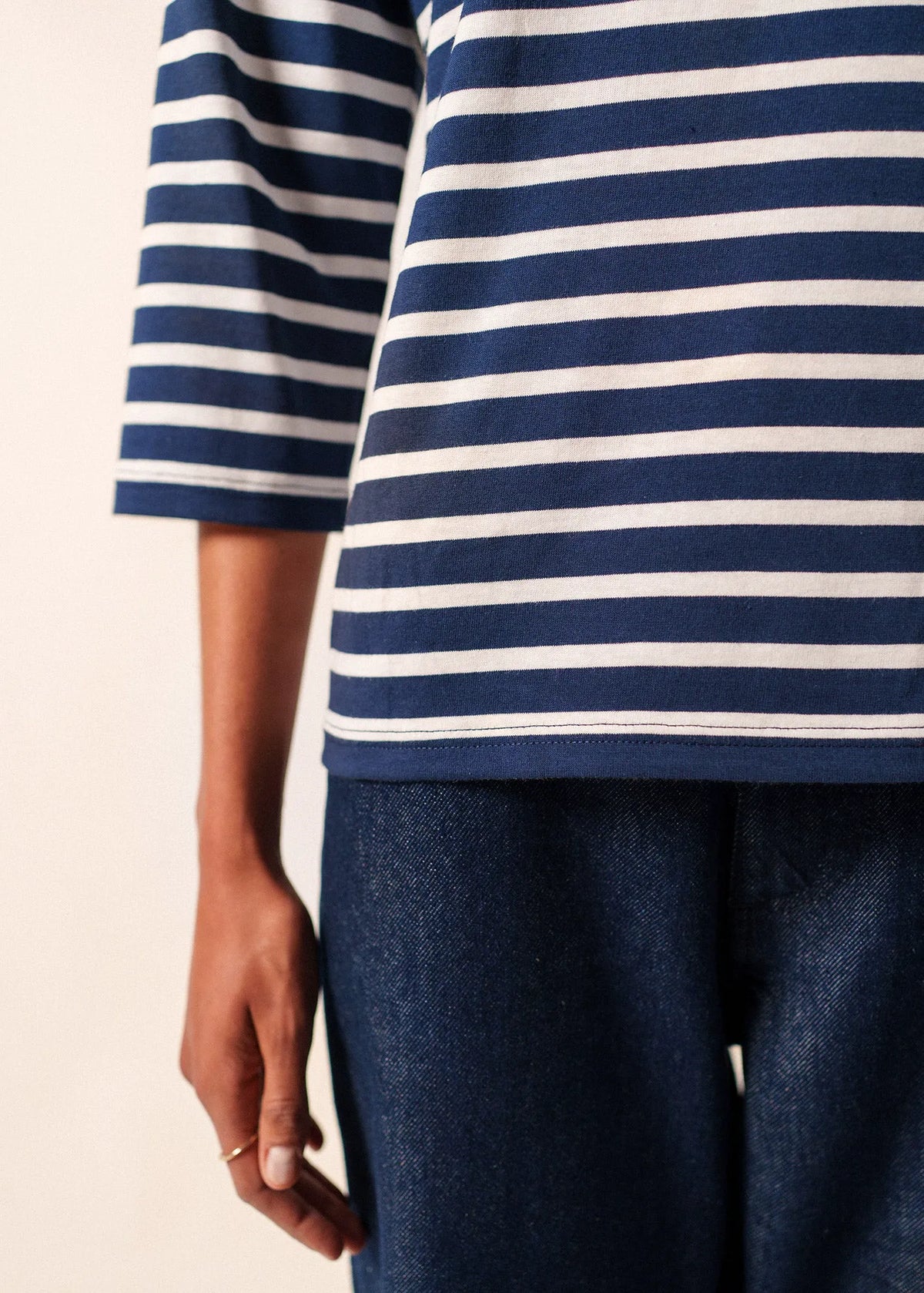 NAVY / WHITE