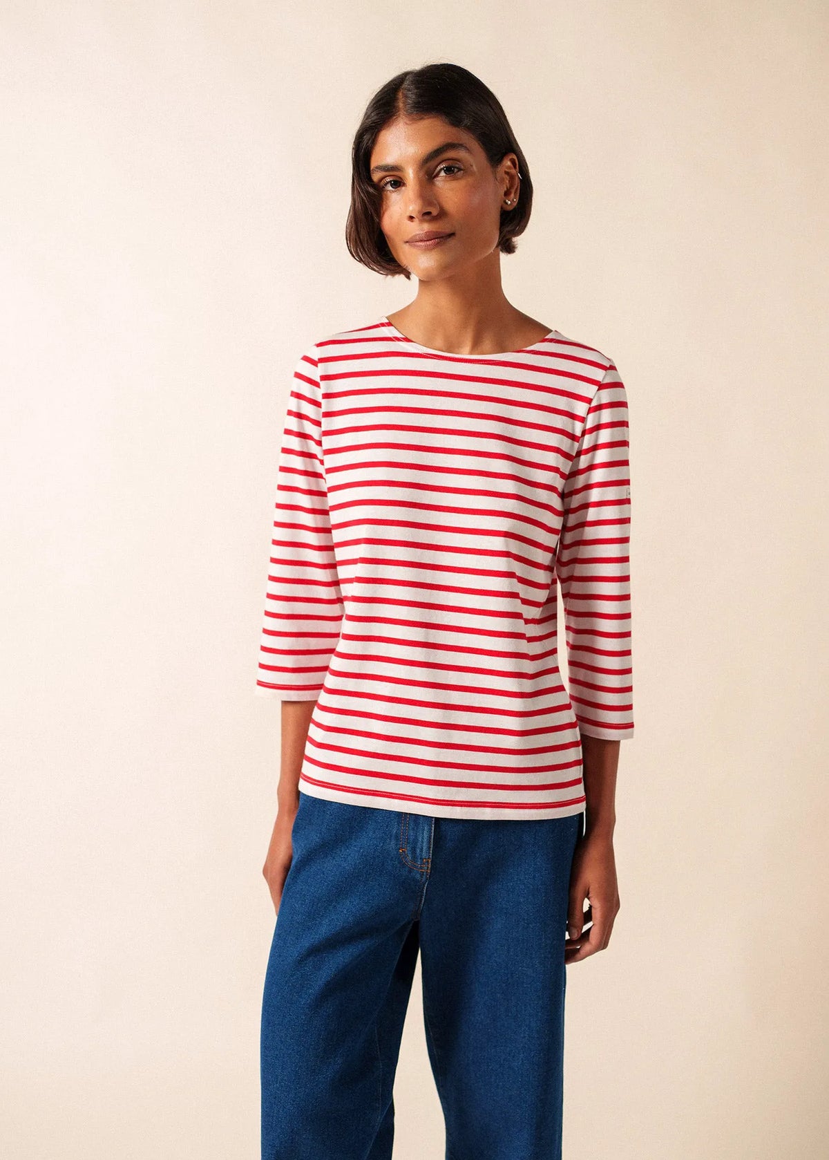 WHITE / RED