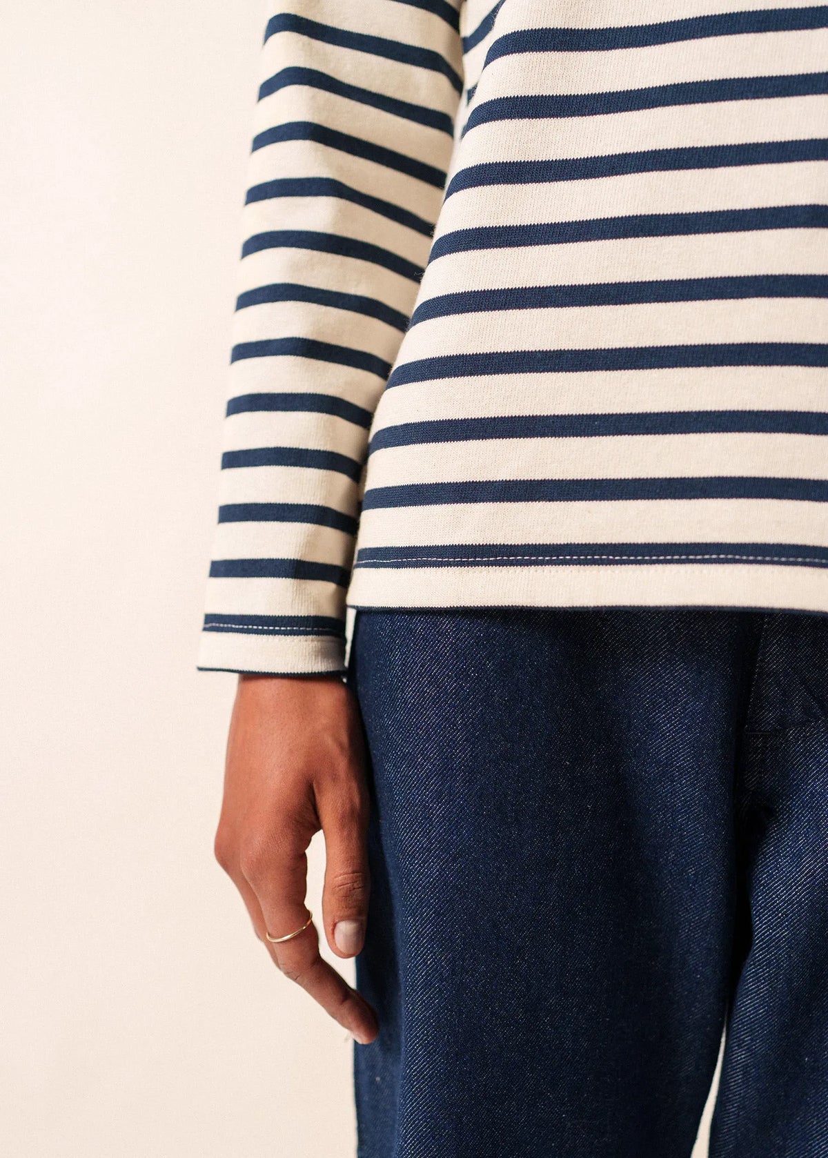ECRU / NAVY