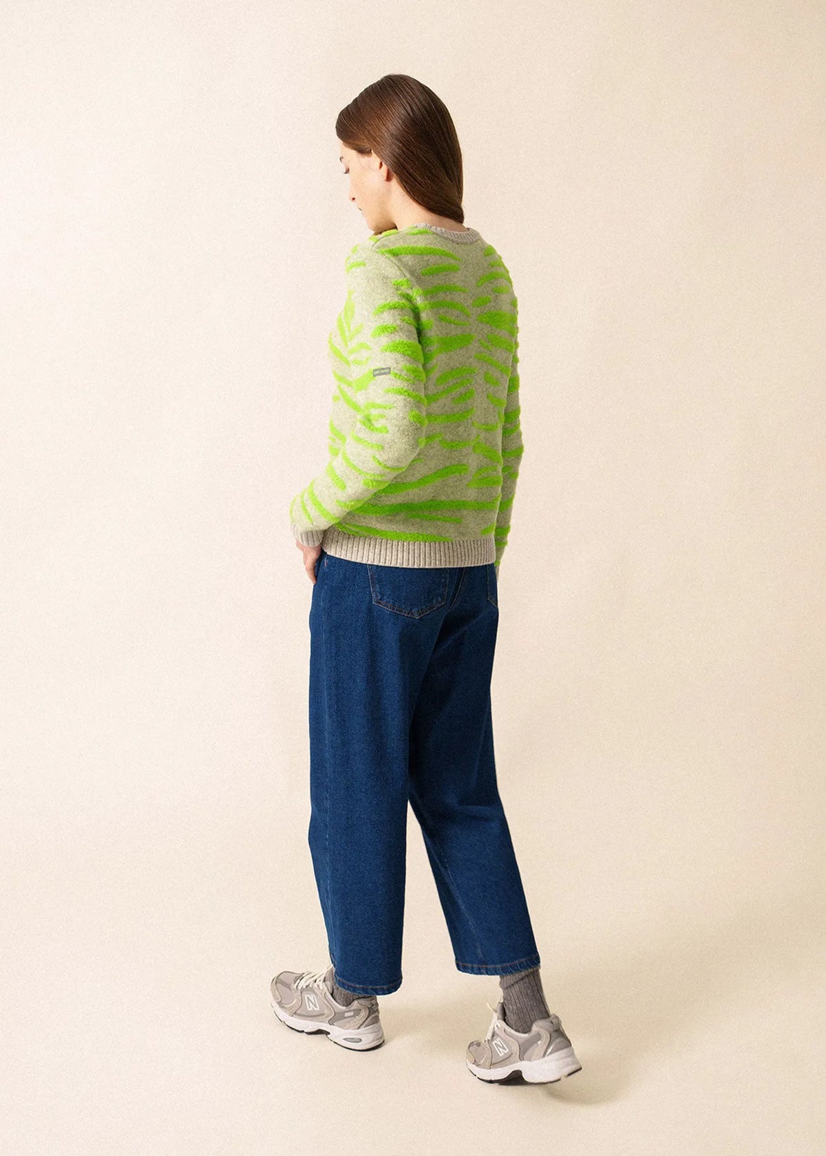 GRAY / NEON GREEN