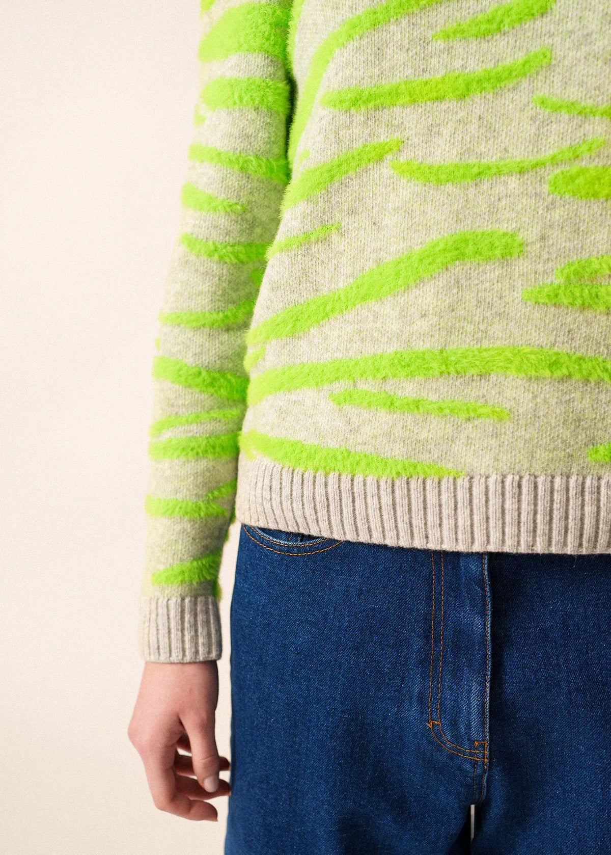 GRAY / NEON GREEN