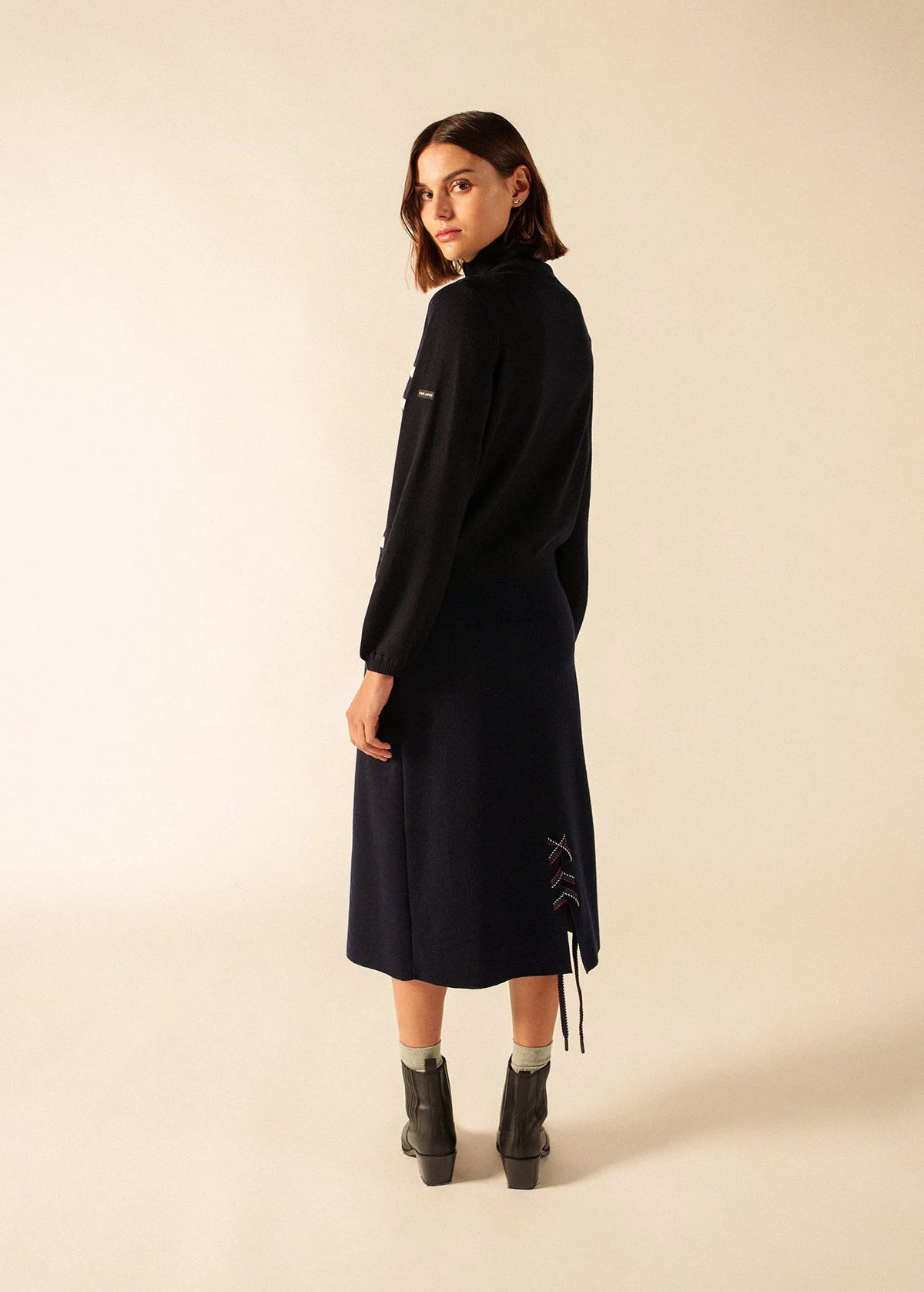 NAVY / IVORY