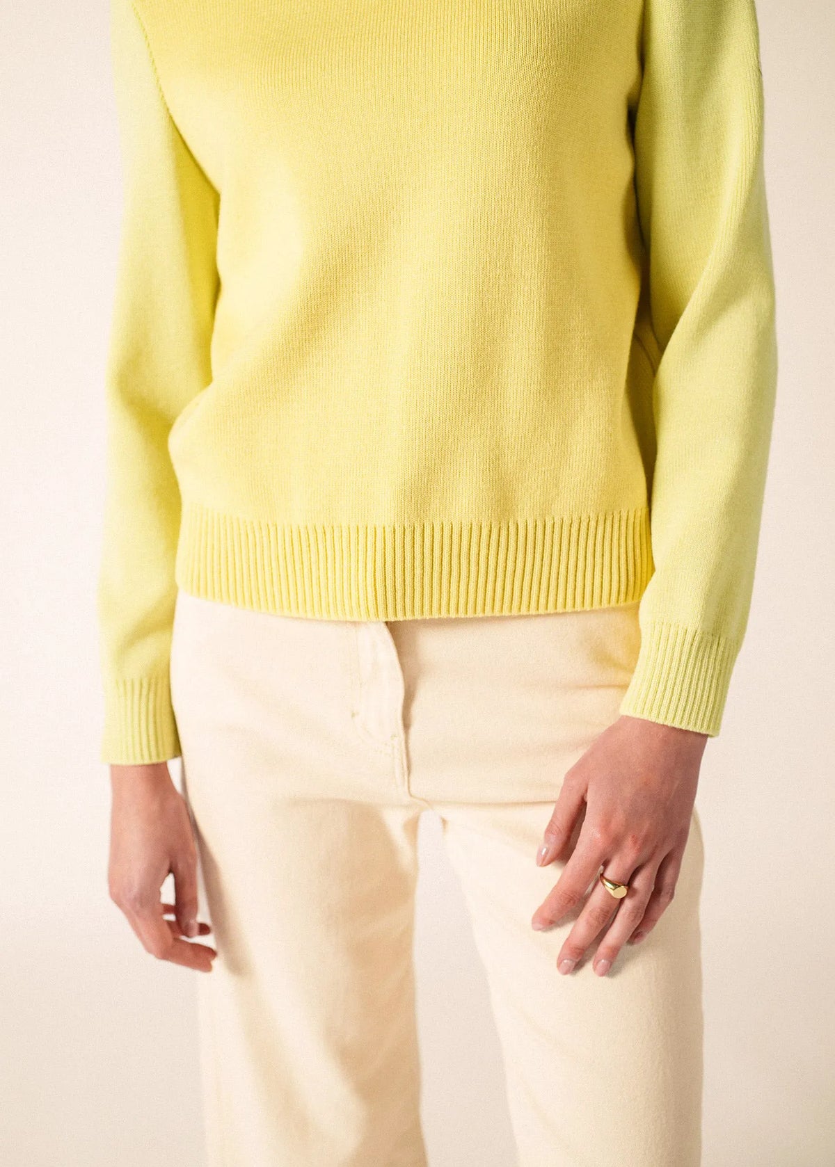 BUTTER YELLOW