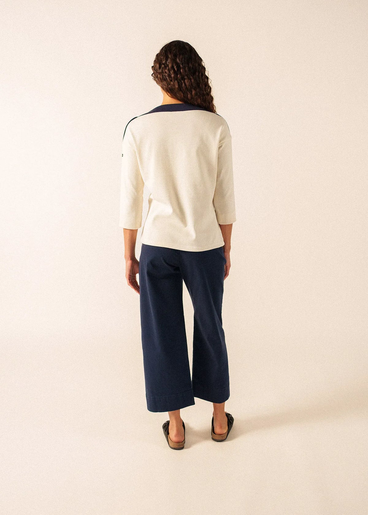 ECRU / NAVY