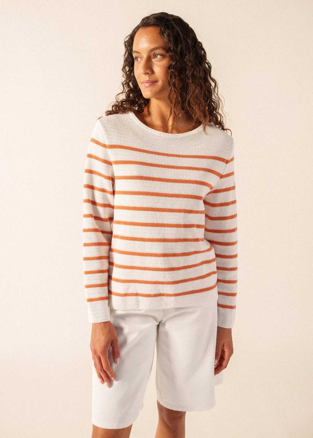 WHITE / CLAY