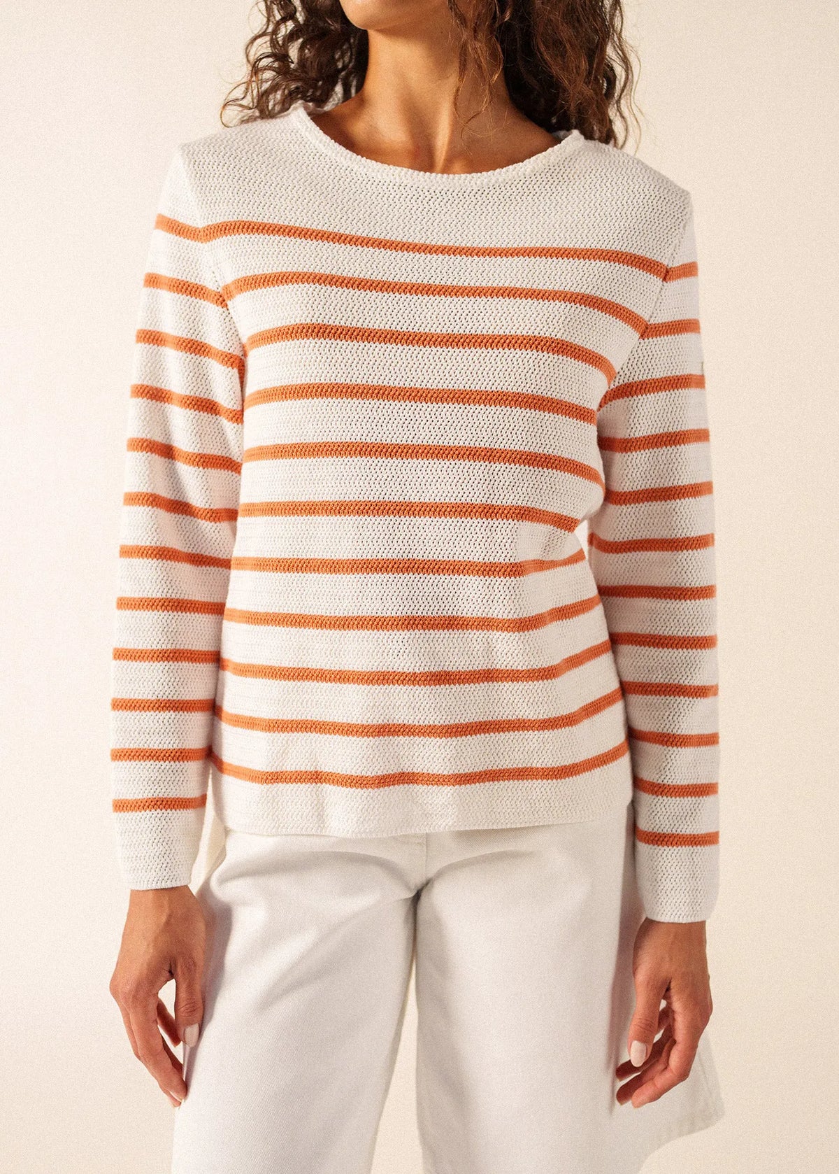 WHITE / CLAY