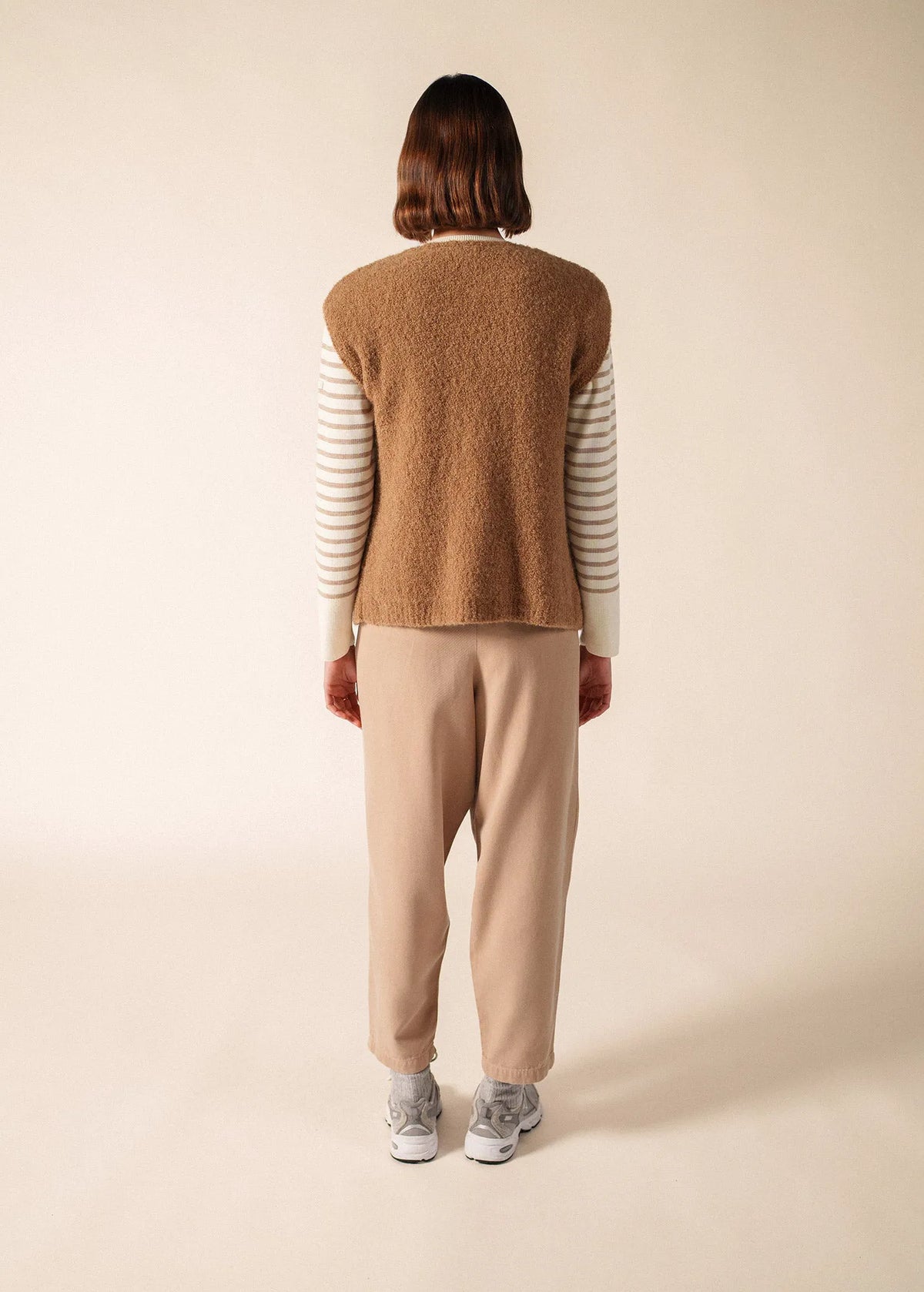 DARK BEIGE
