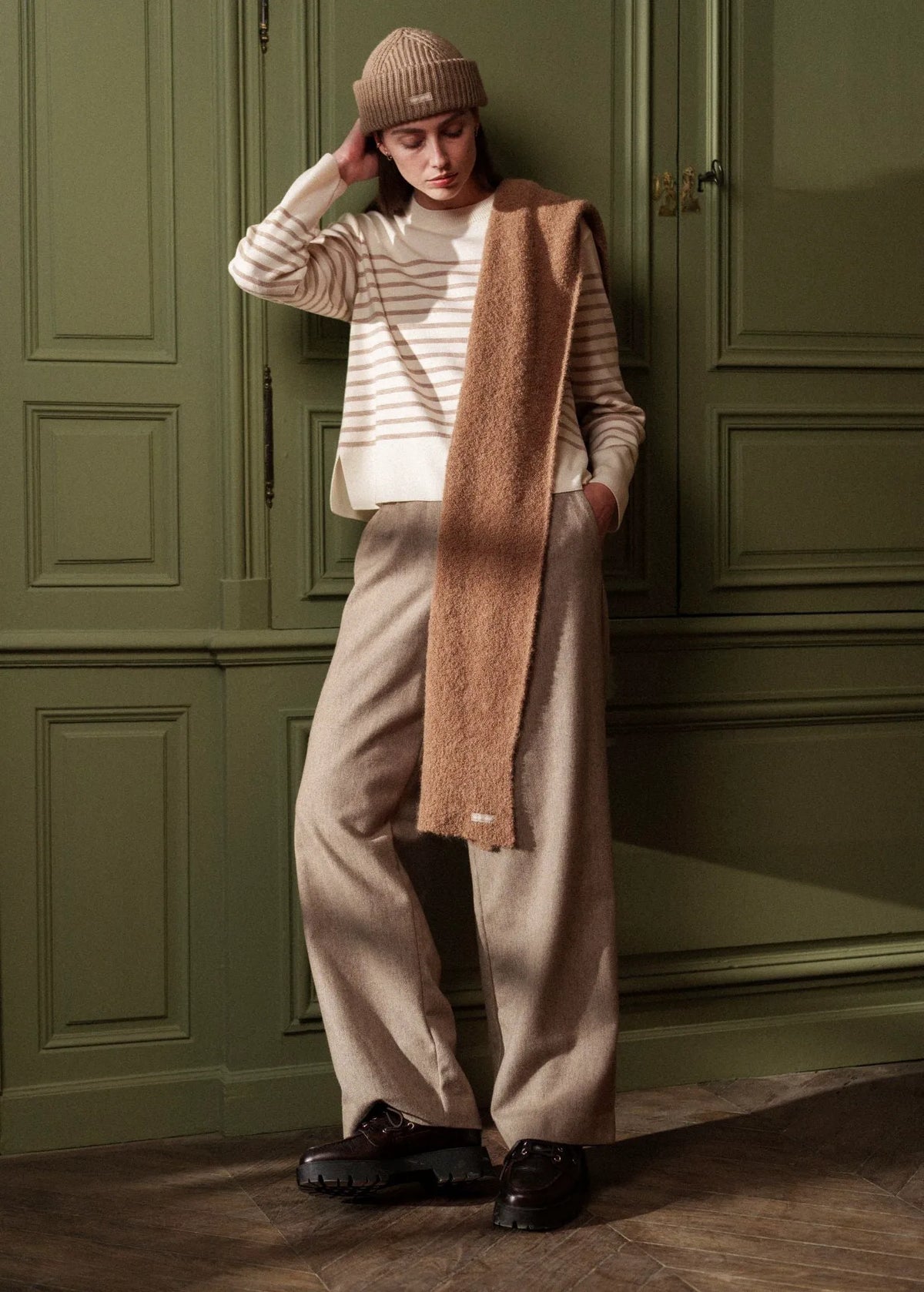 DARK BEIGE