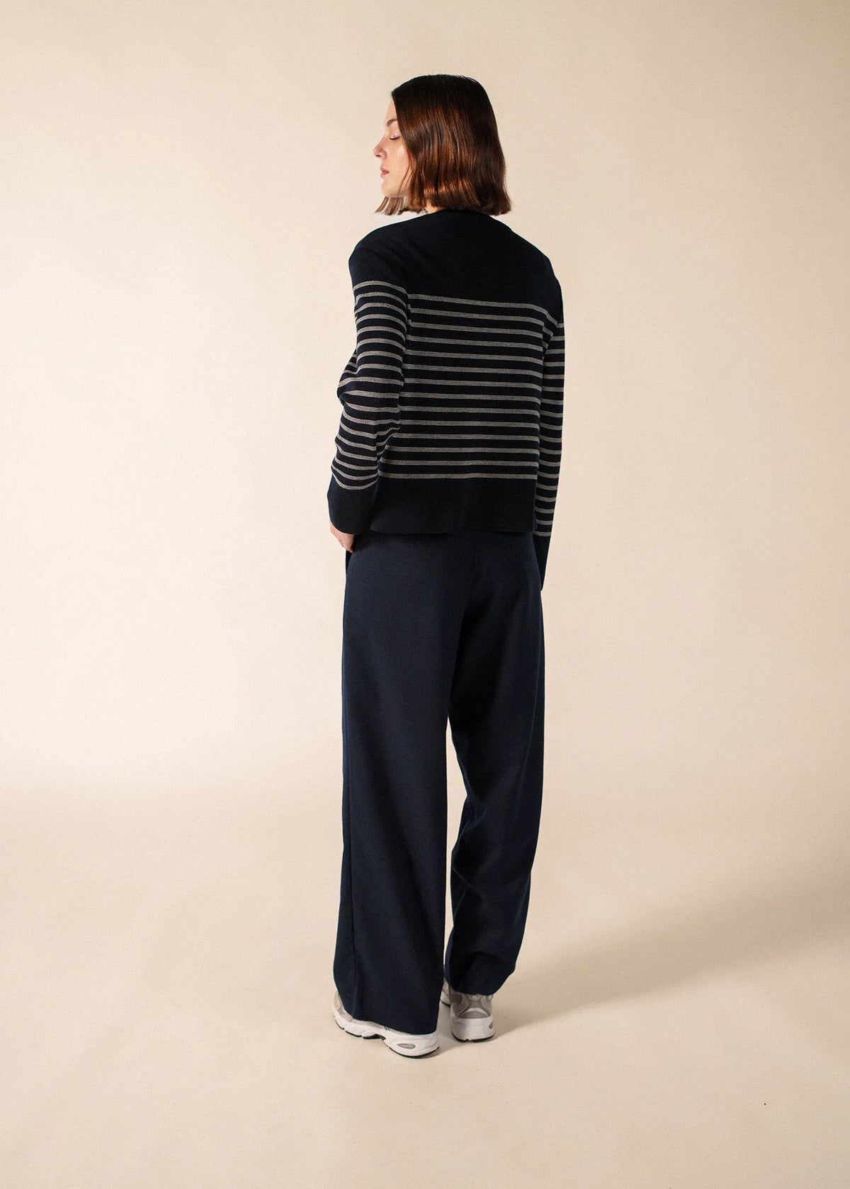 NAVY / WHITE