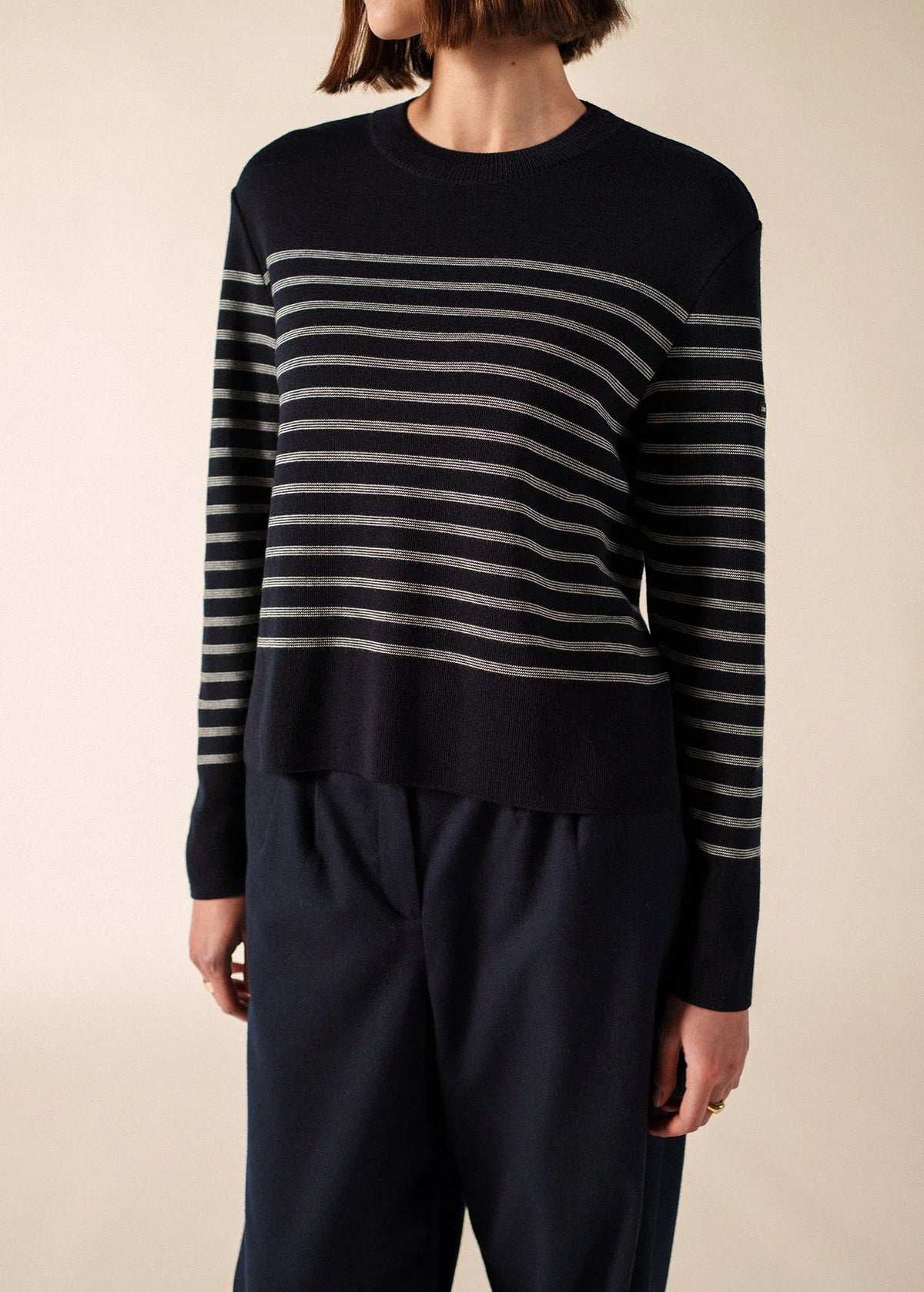 NAVY / WHITE