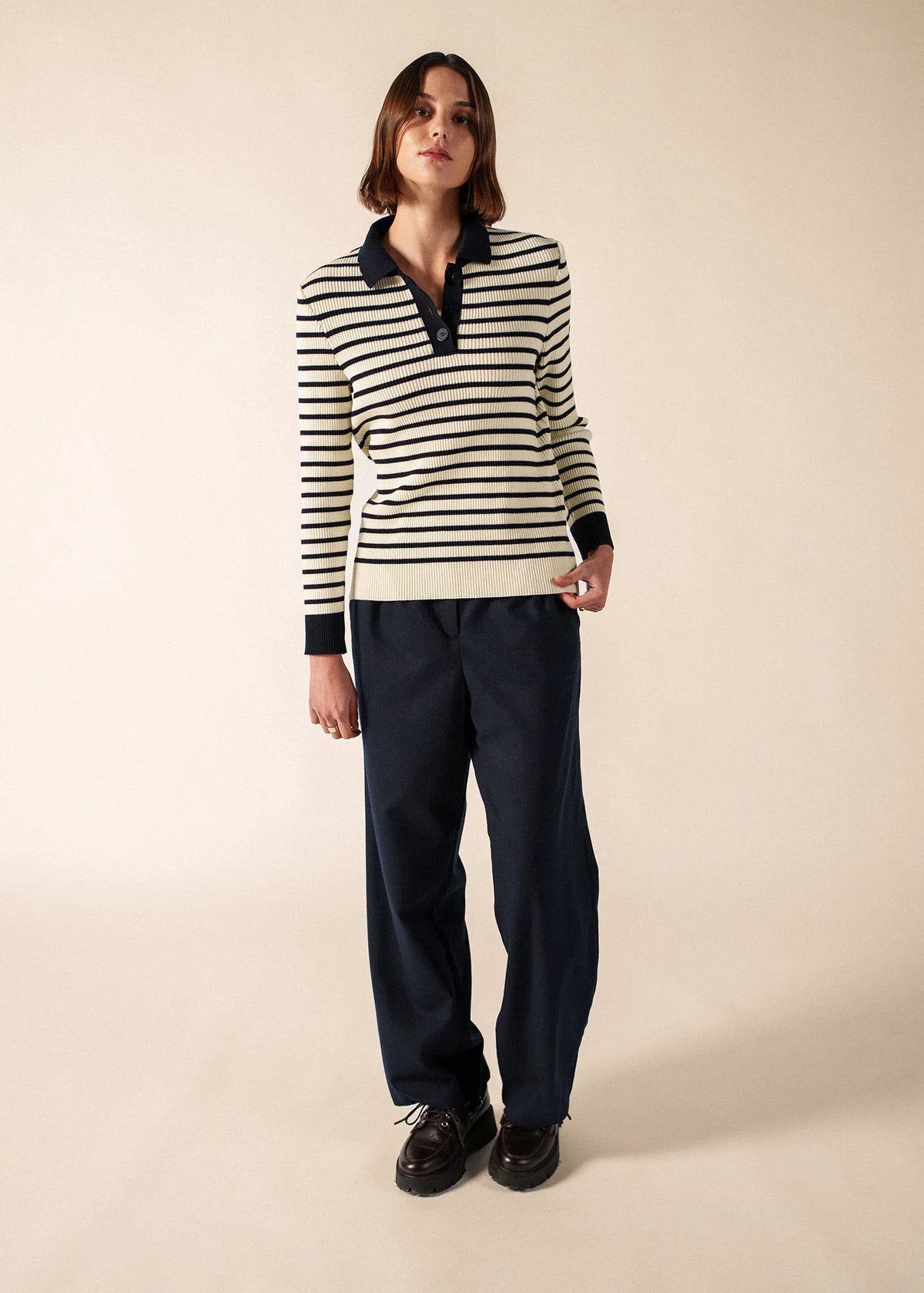 IVORY / NAVY