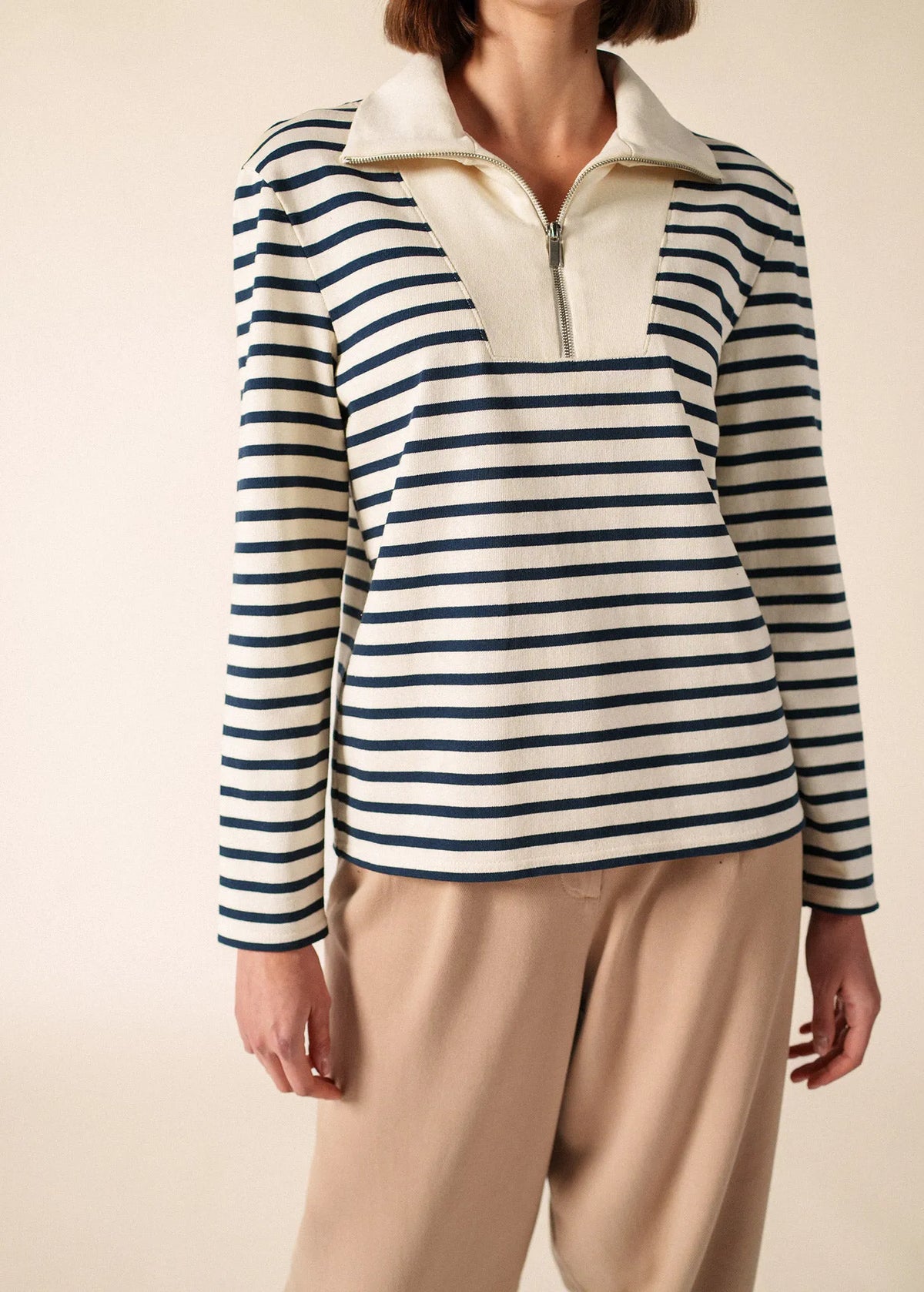 ECRU / NAVY