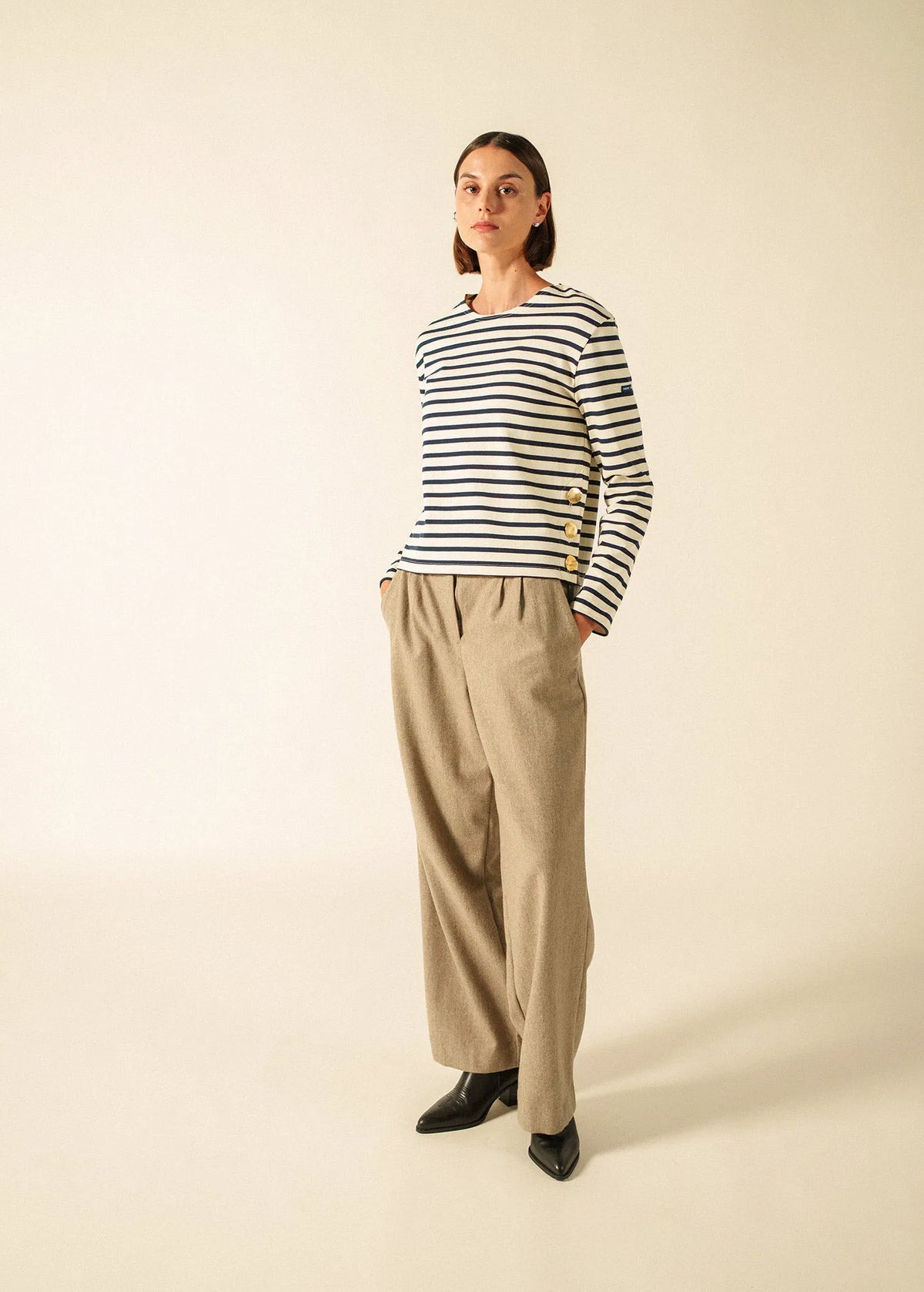 ECRU / NAVY
