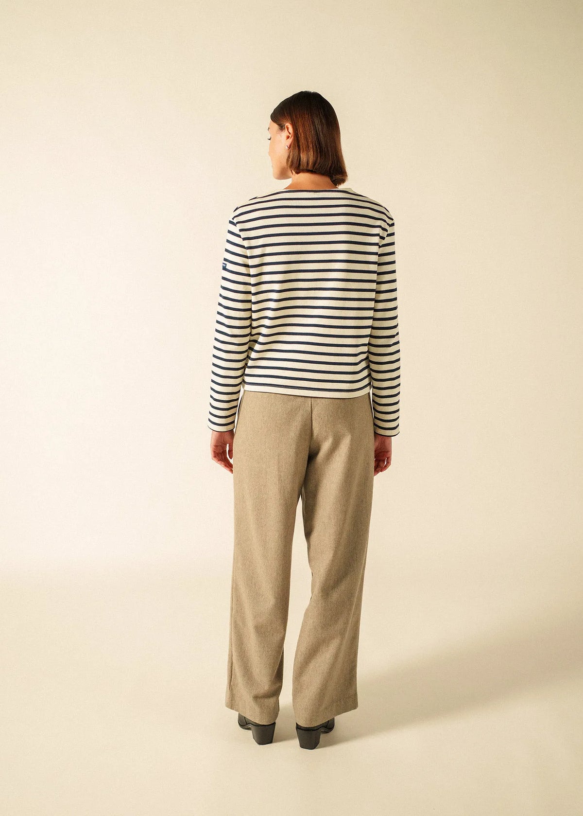 ECRU / NAVY