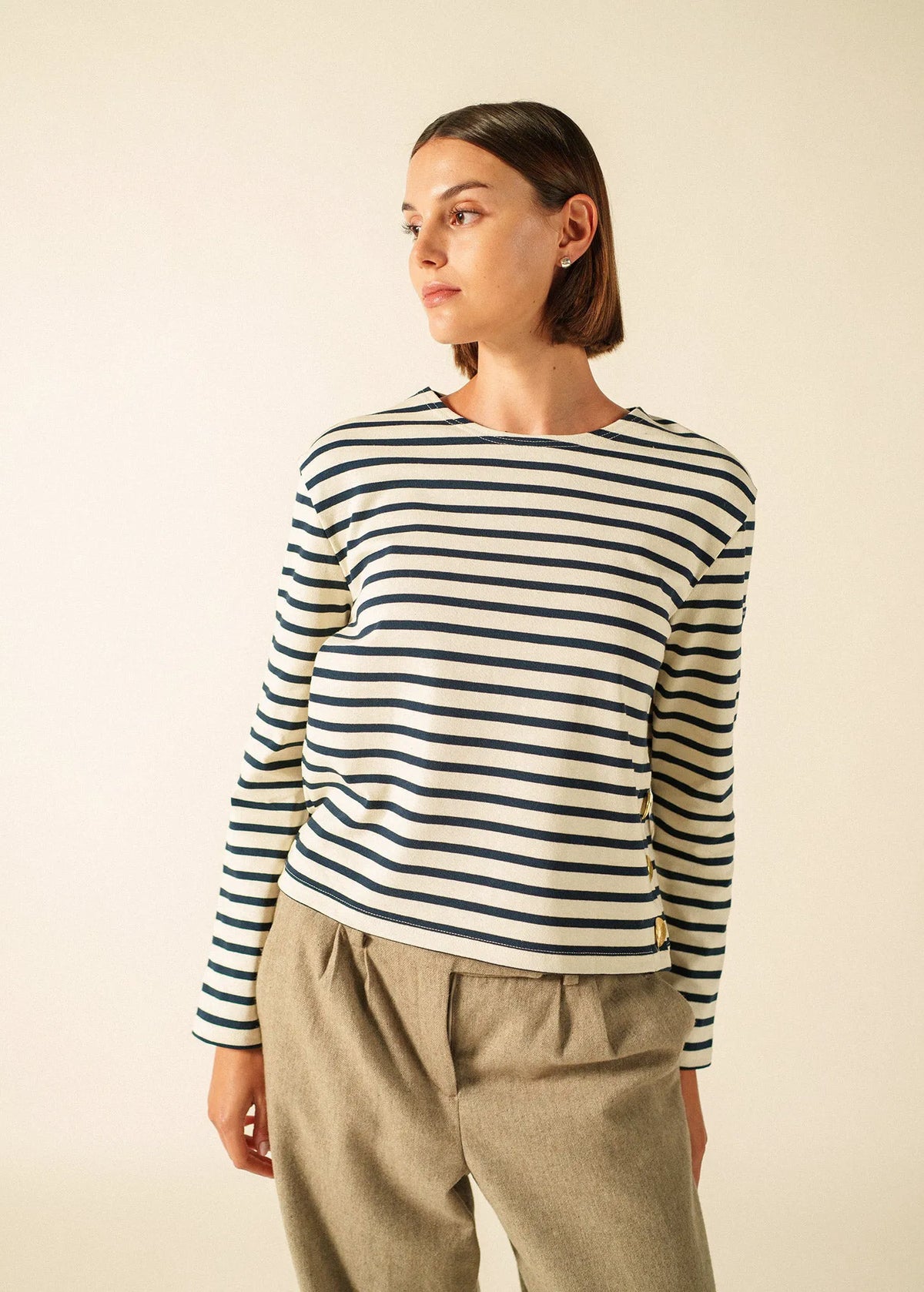 ECRU / NAVY