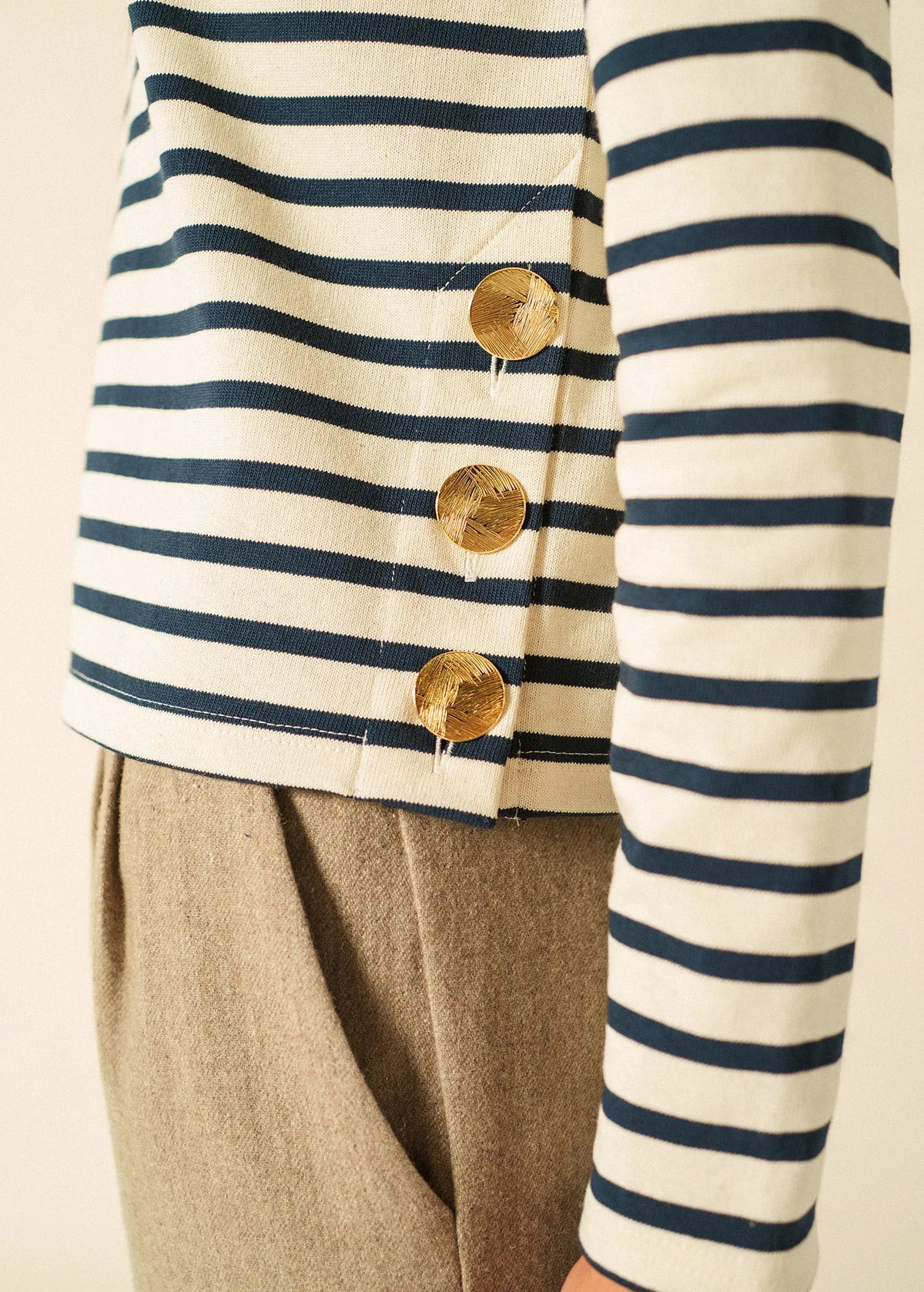 ECRU / NAVY