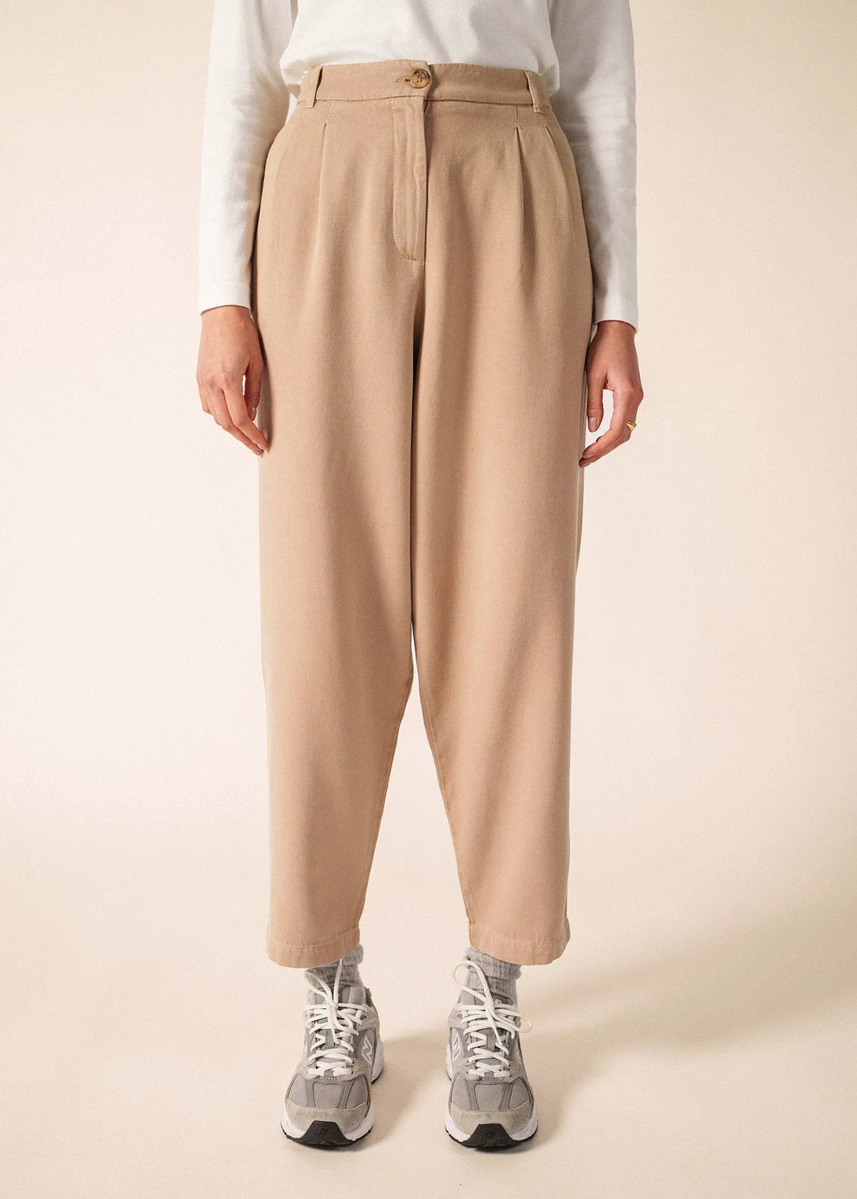 DARK BEIGE