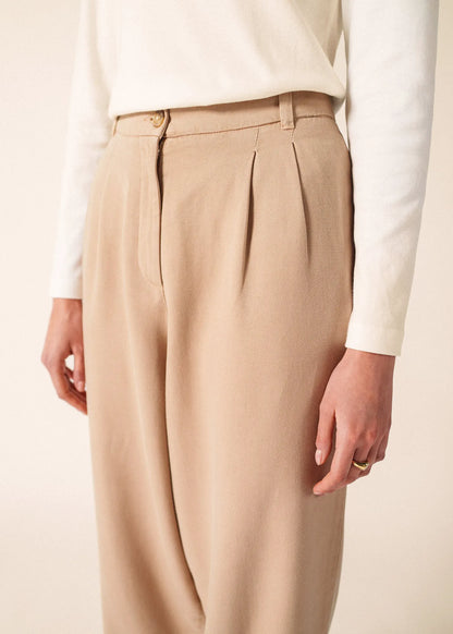 DARK BEIGE