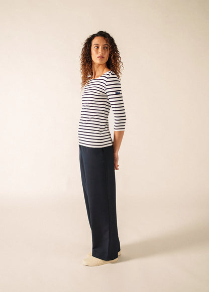 WHITE / NAVY