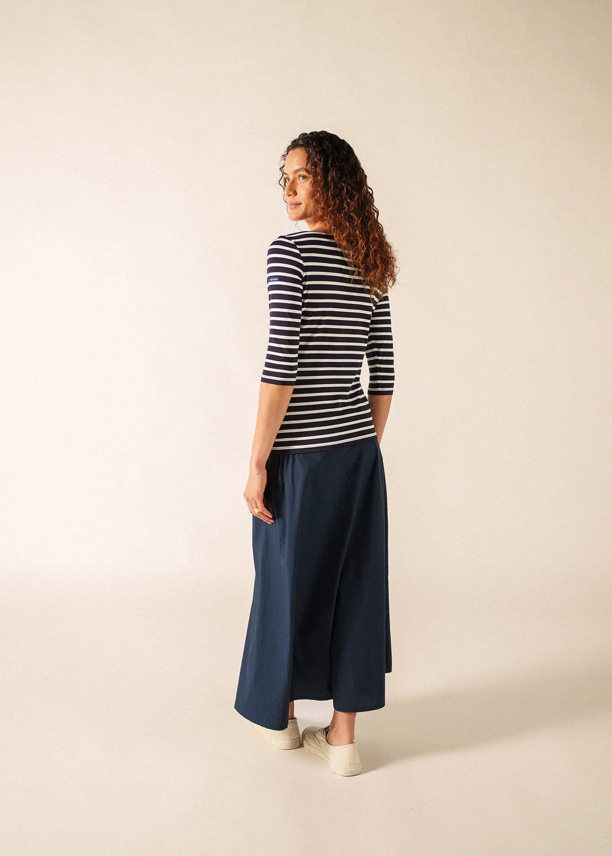 NAVY / WHITE