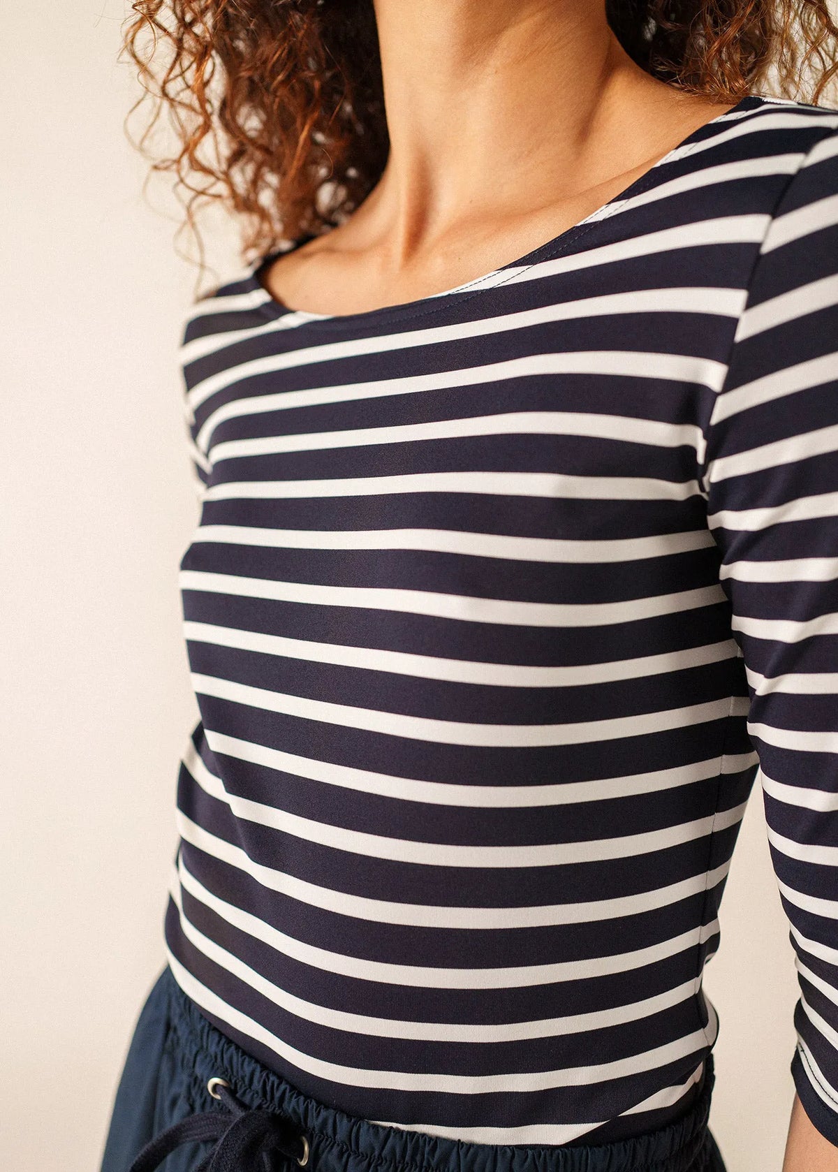 NAVY / WHITE