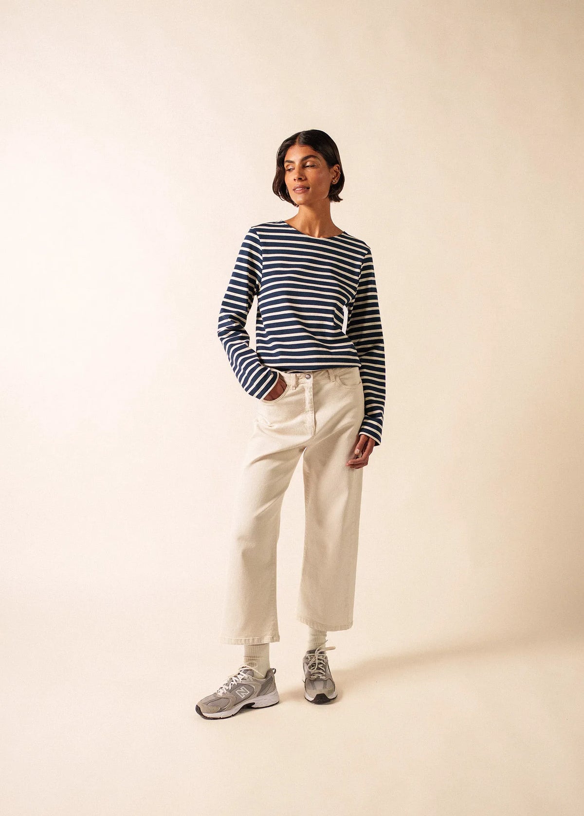NAVY / ECRU
