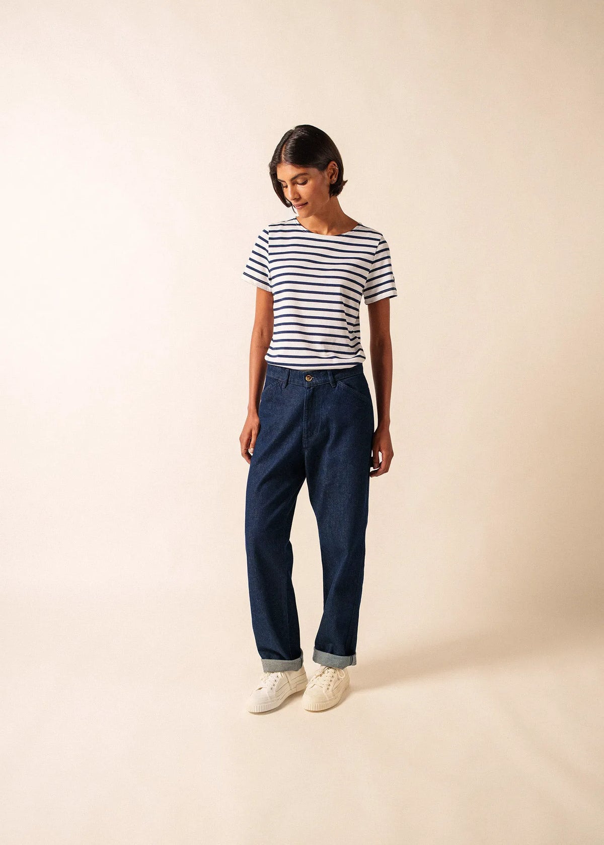 WHITE / NAVY