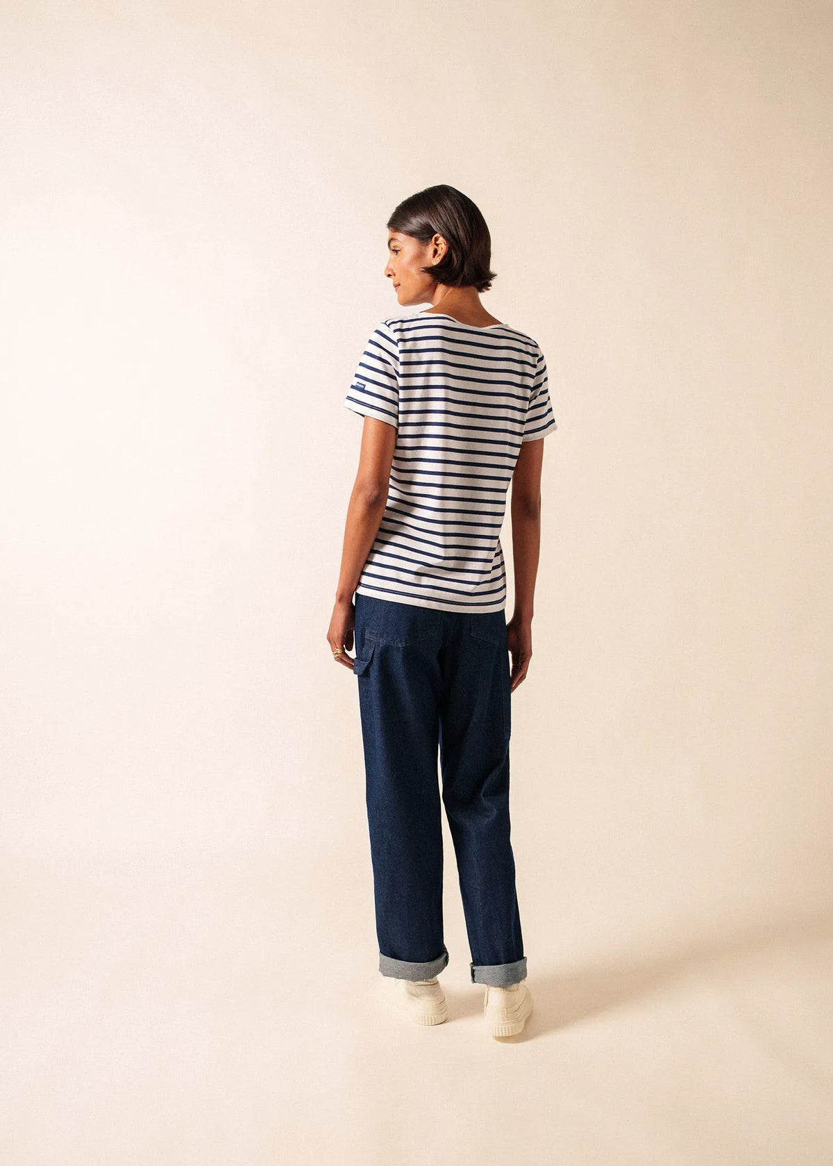 WHITE / NAVY