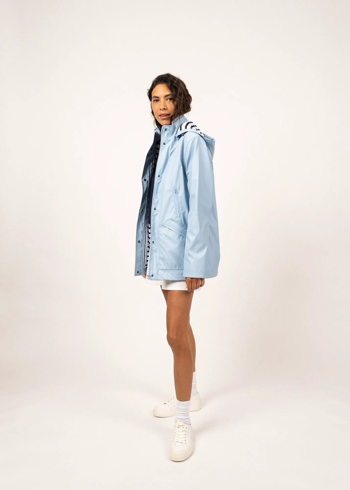 LIGHT BLUE