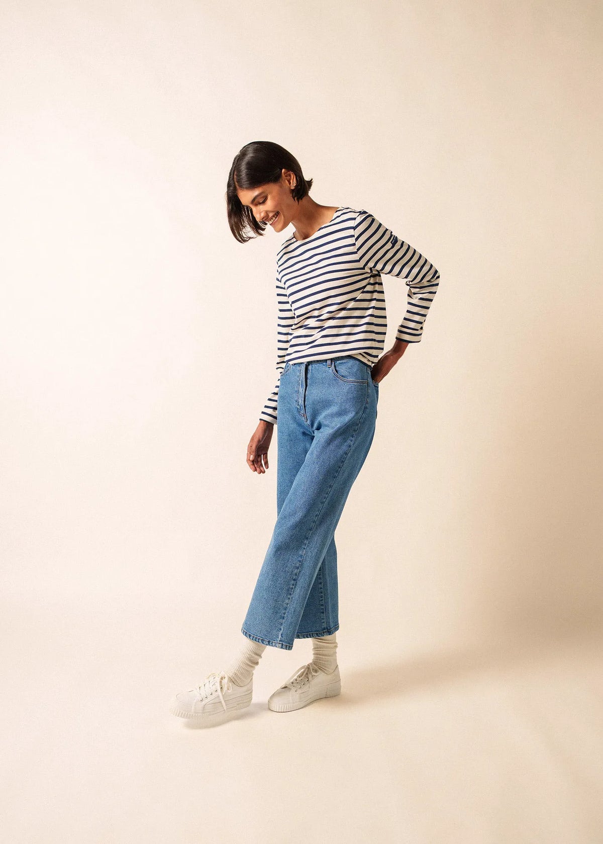 ECRU / NAVY
