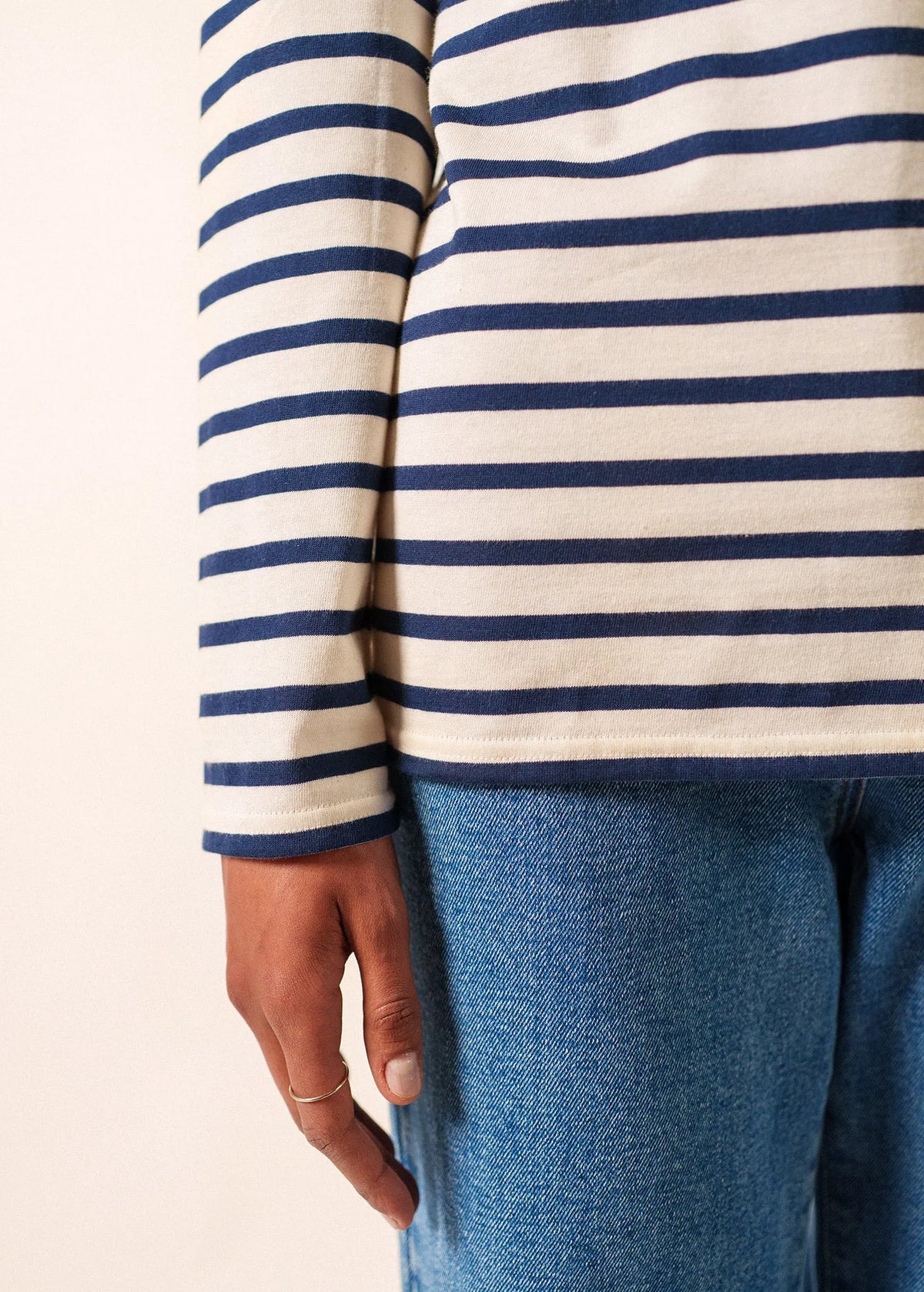 ECRU / NAVY