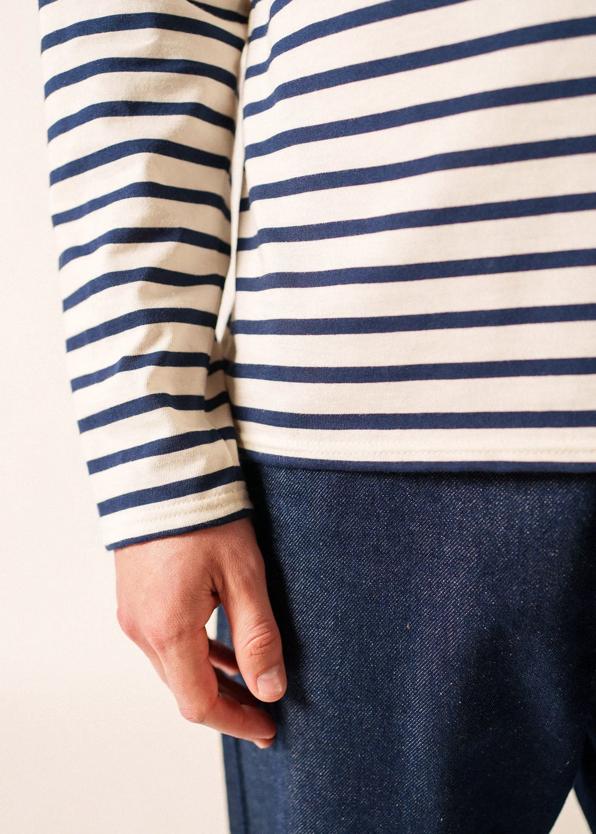 ECRU / NAVY