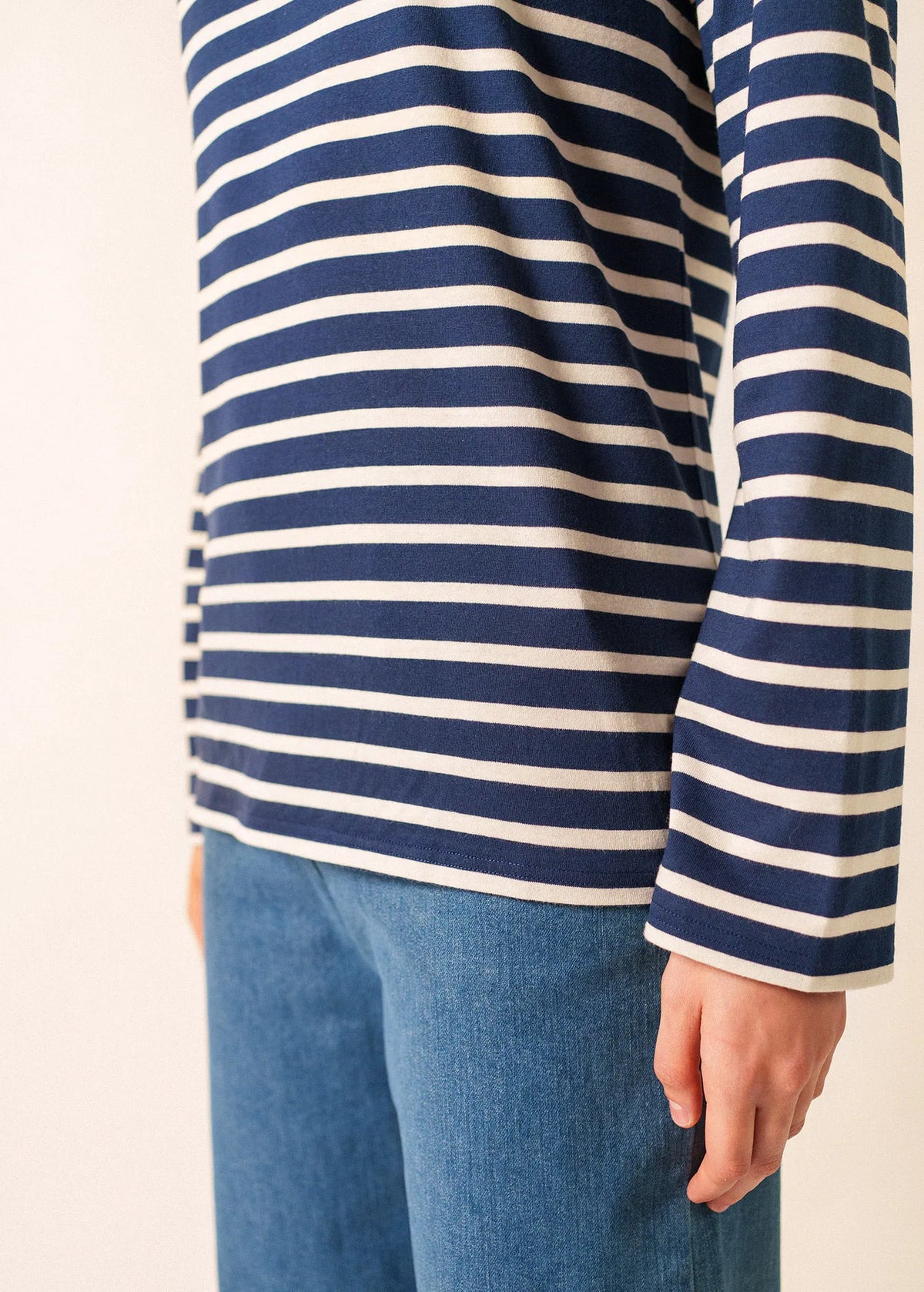 NAVY / ECRU