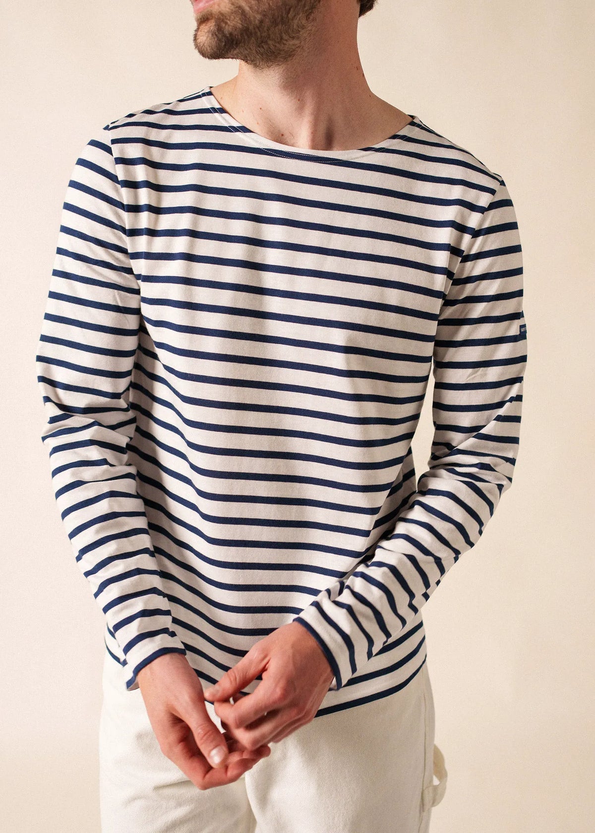 WHITE / NAVY