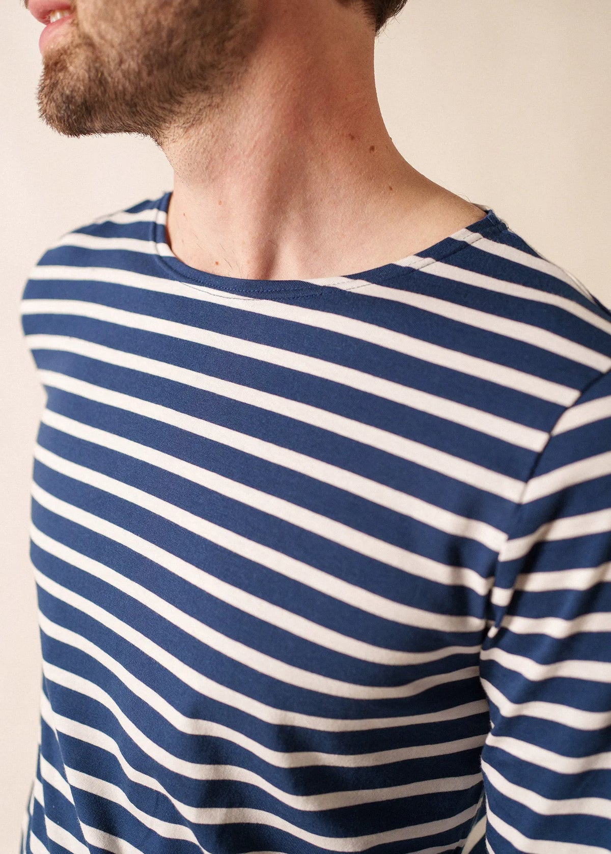 NAVY / WHITE