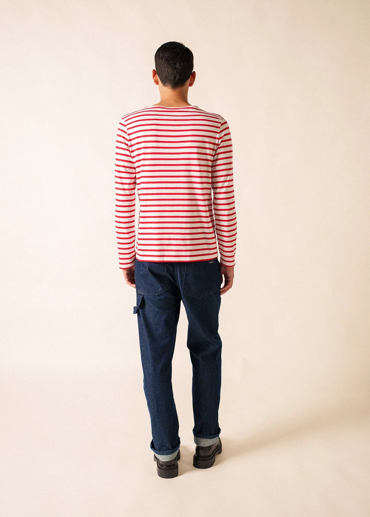 WHITE / RED