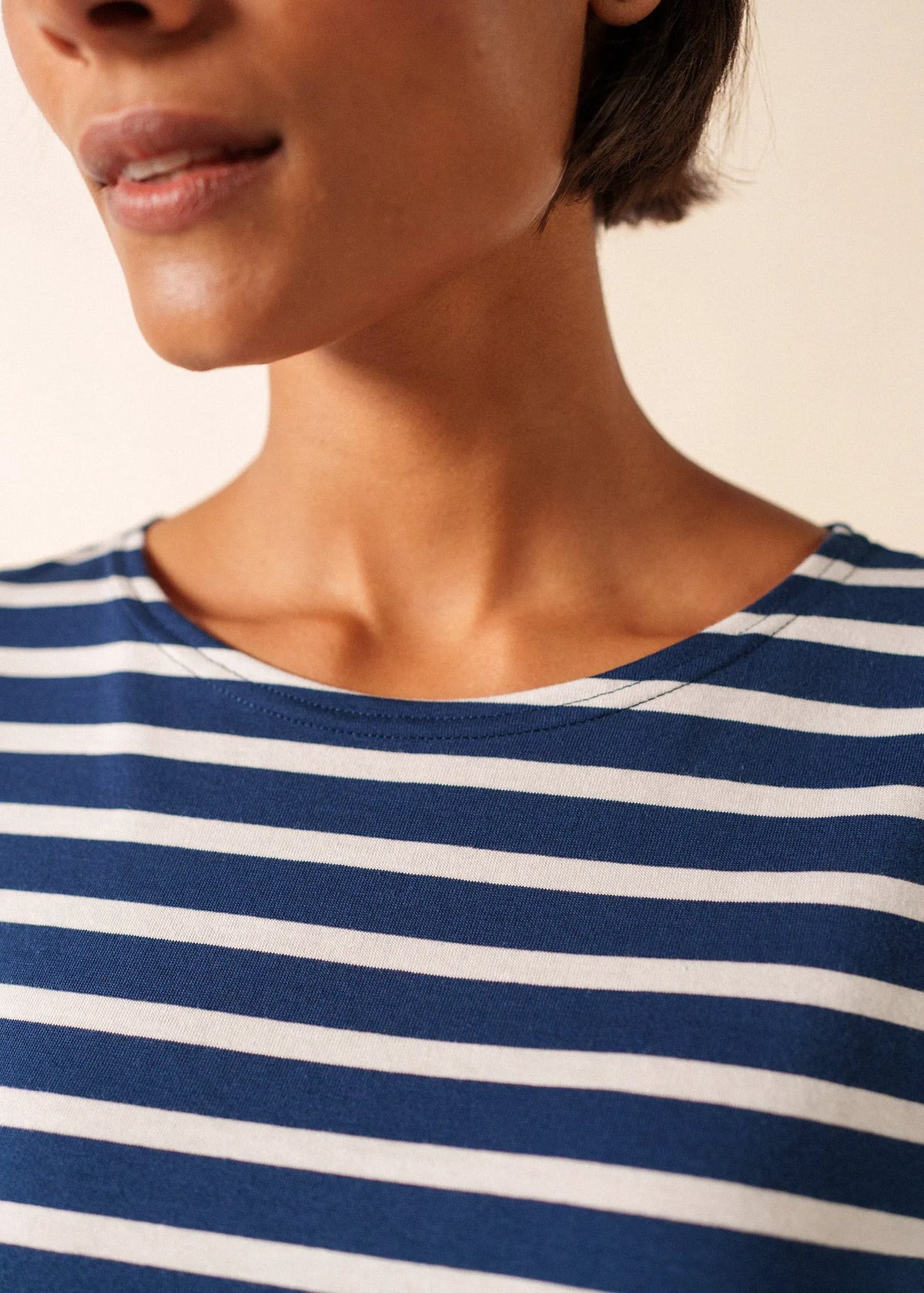 NAVY / WHITE