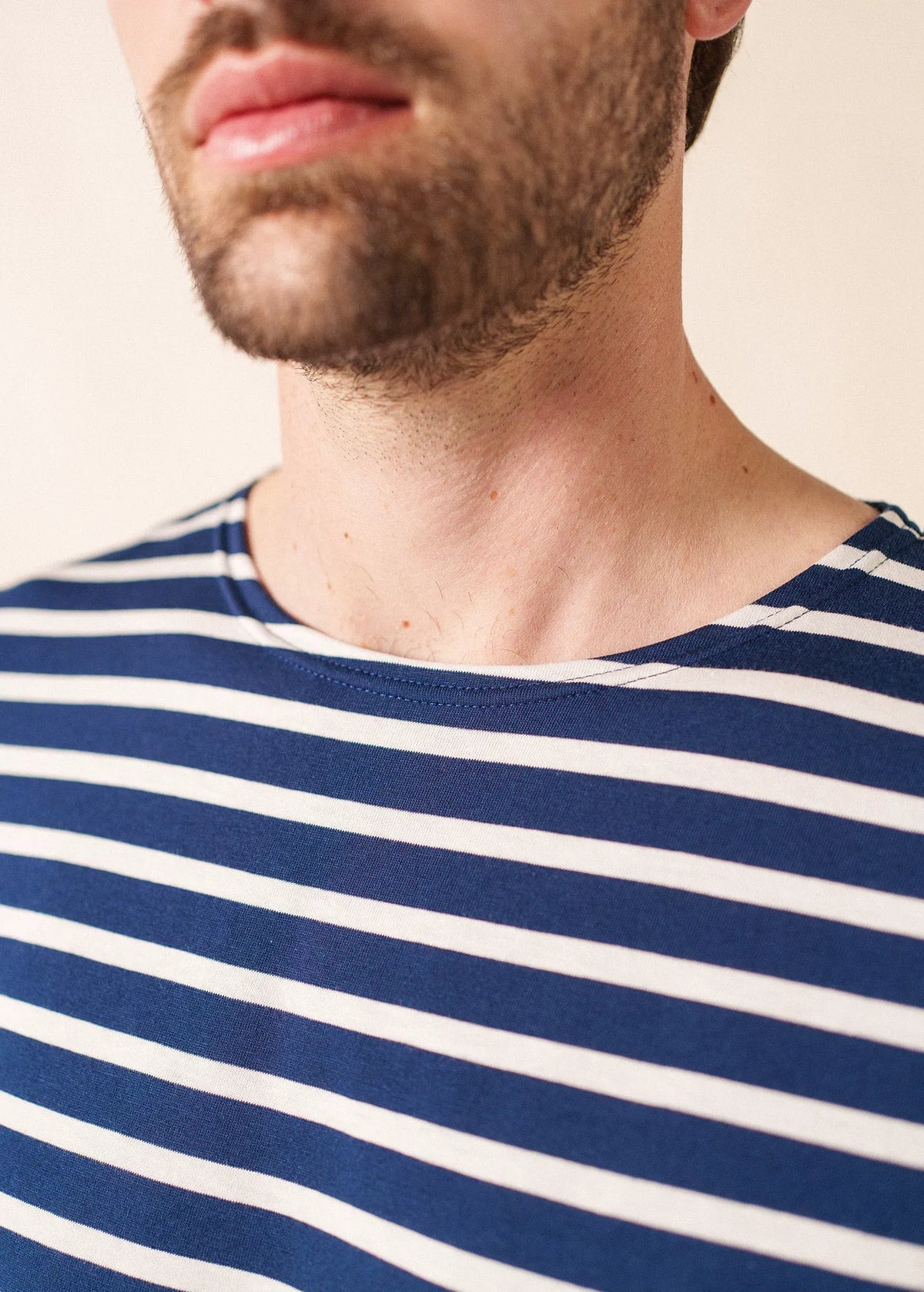 NAVY / WHITE
