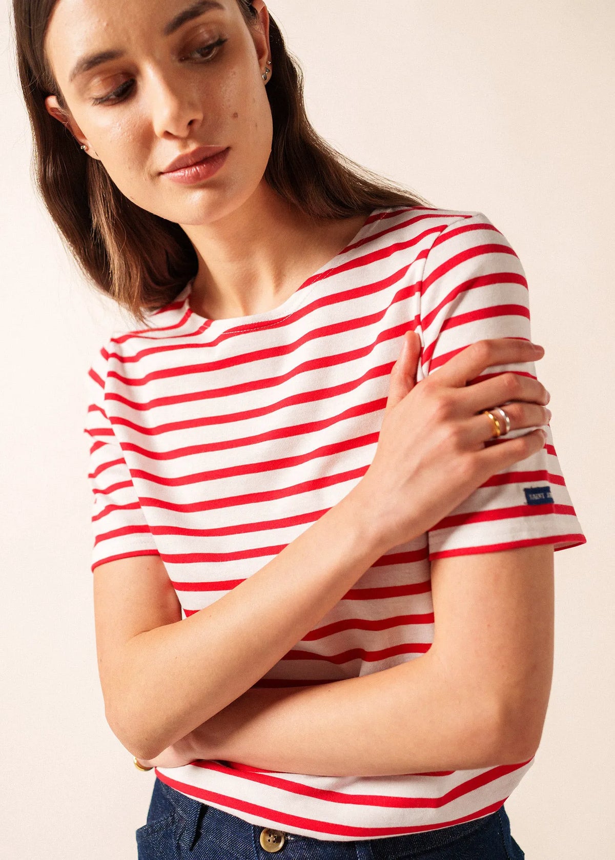 WHITE / RED